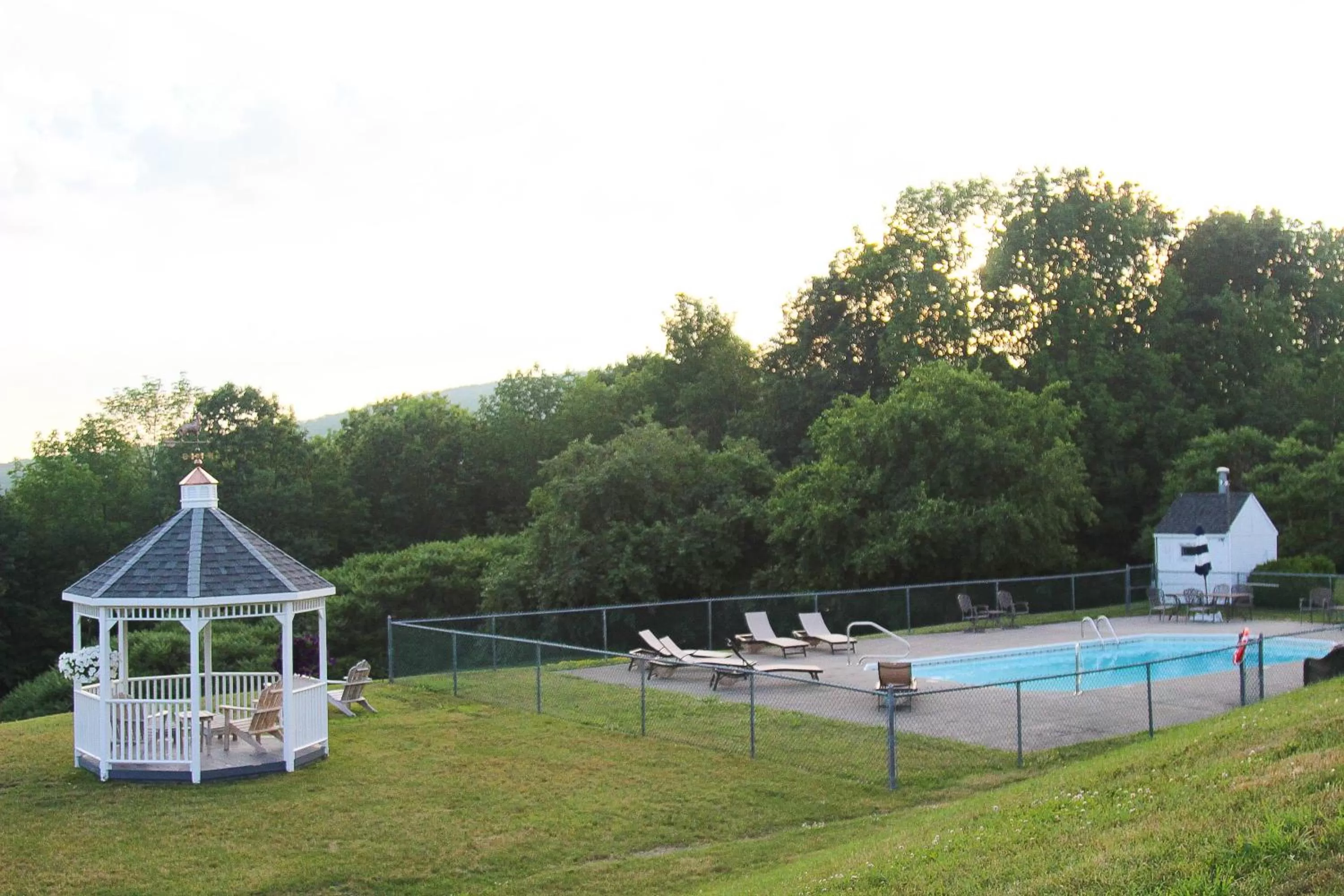 Swimming Pool in The Lucerne Inn
