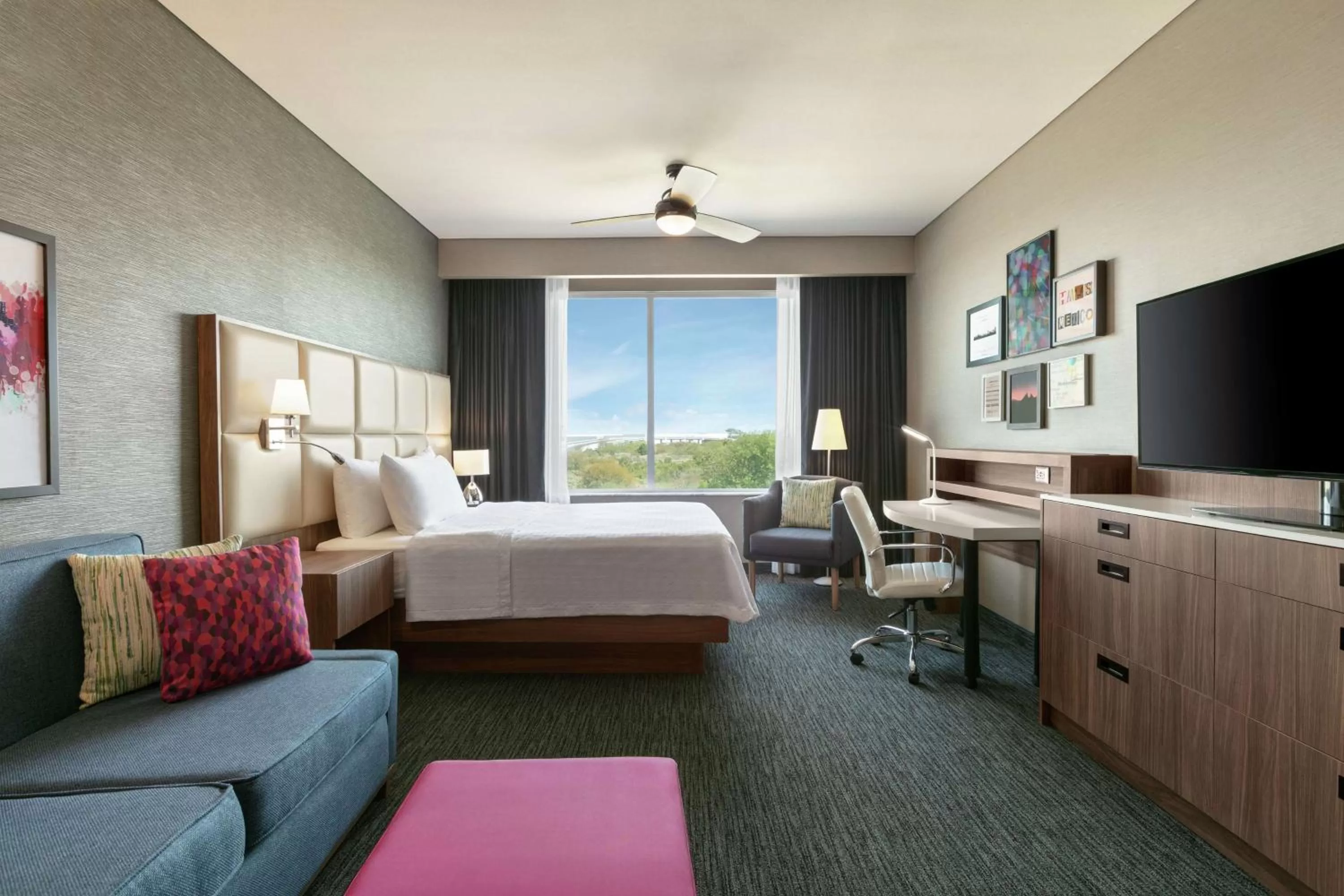 Bedroom, Bed in Homewood Suites By Hilton Monterrey Apodaca