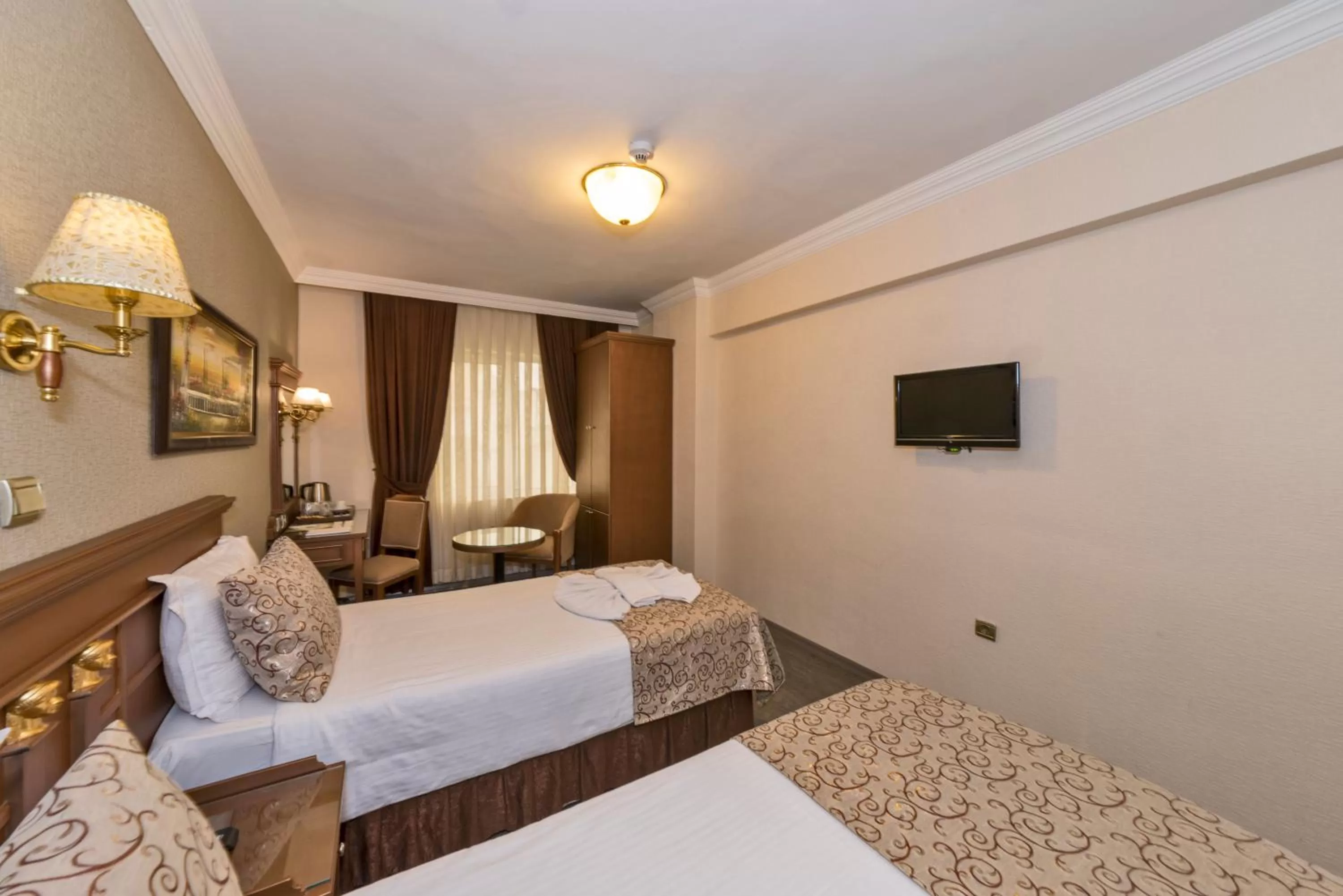 Bed in Laleli Gonen Hotel