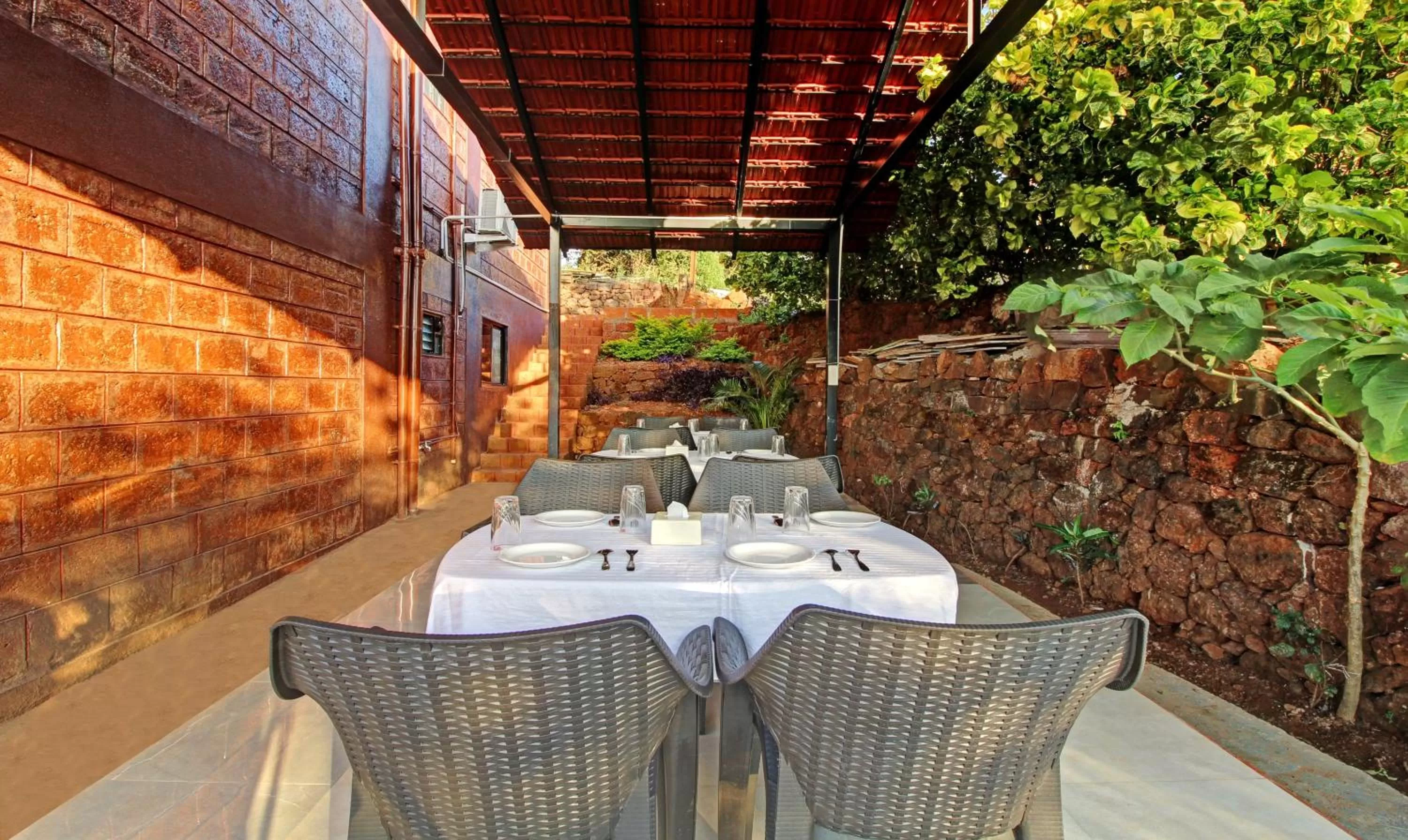 Restaurant/Places to Eat in Treebo Trend Raaya Regency