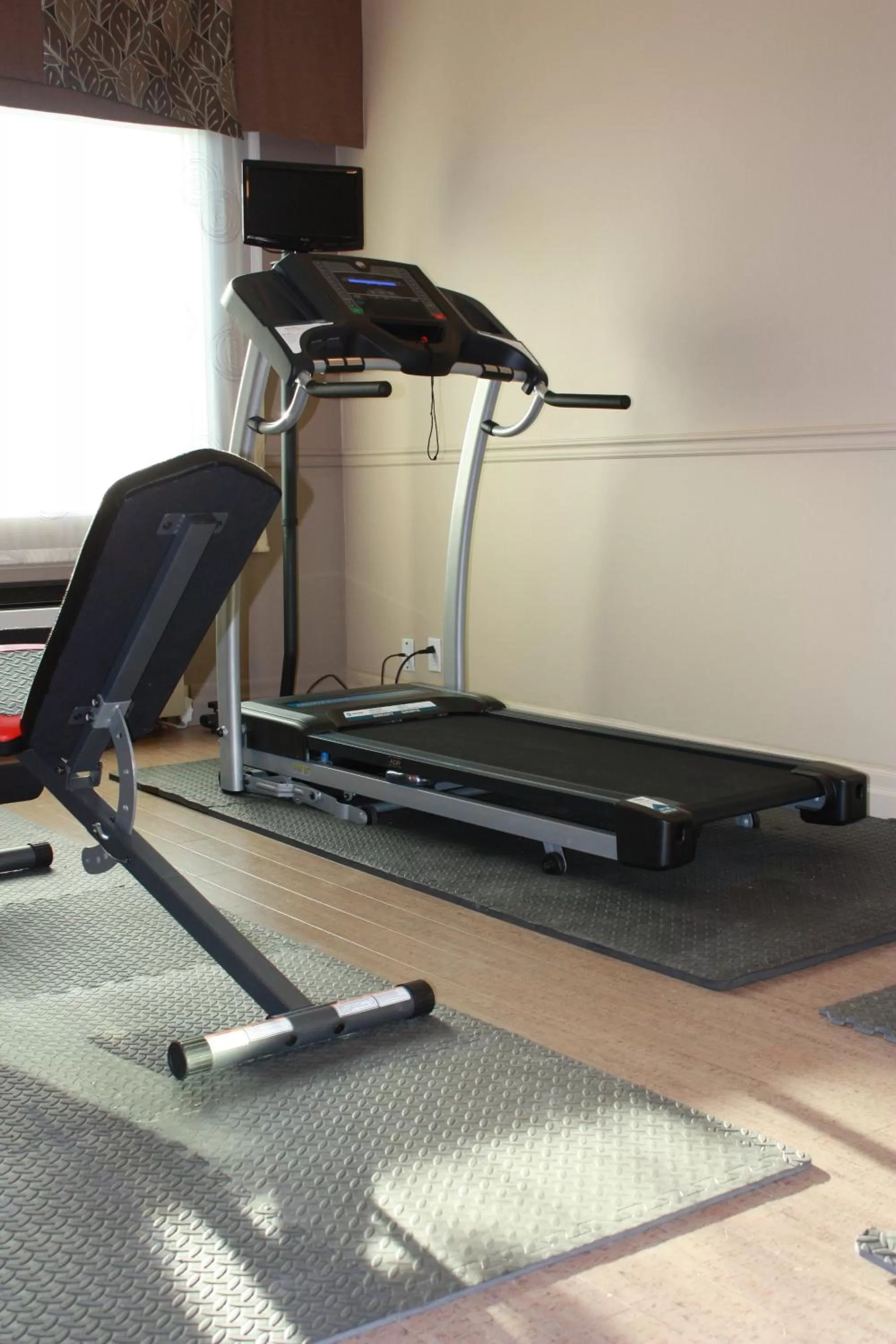 Fitness centre/facilities in Days Inn by Wyndham Berthierville