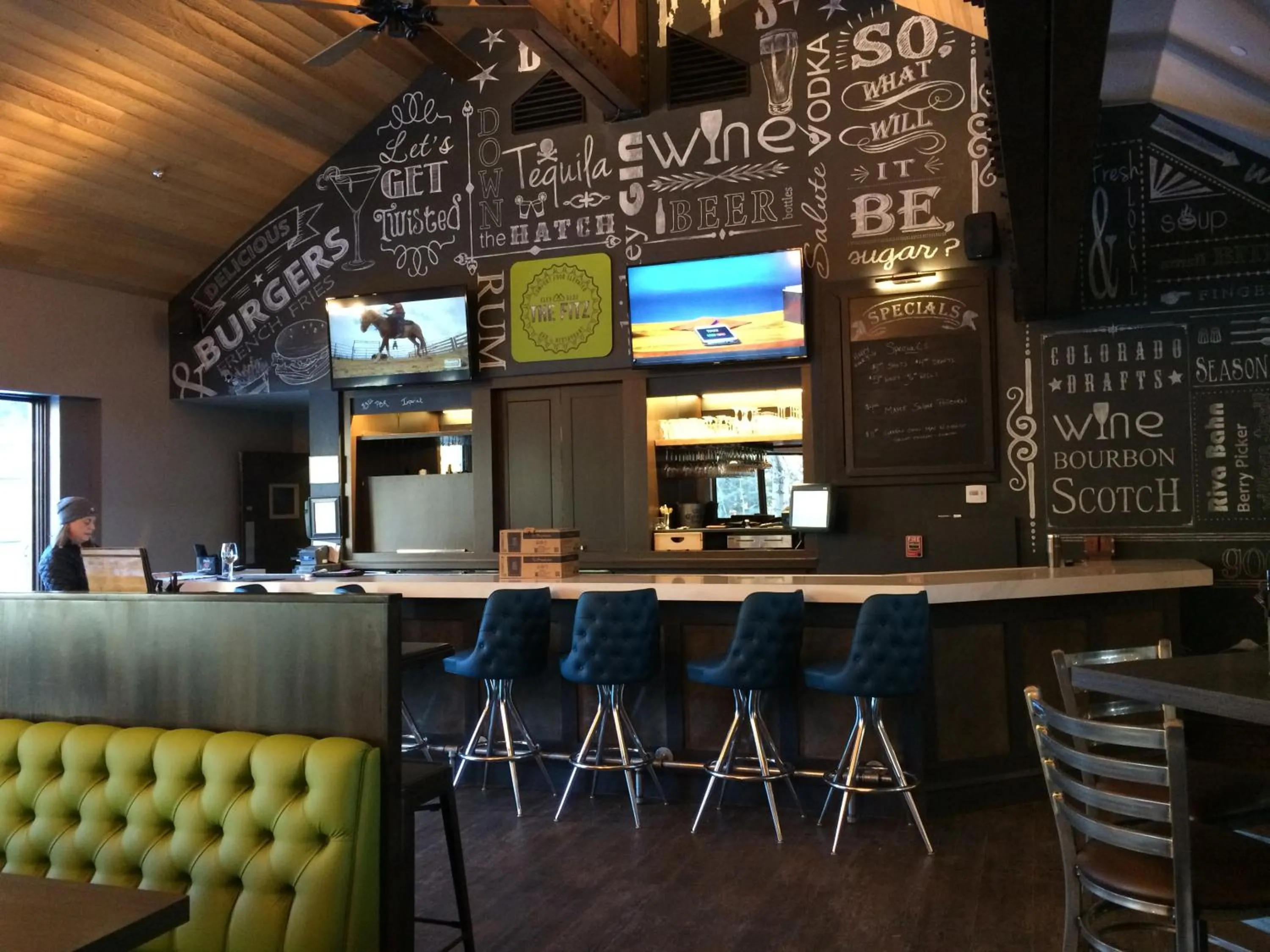 Restaurant/places to eat in Manor Vail Lodge