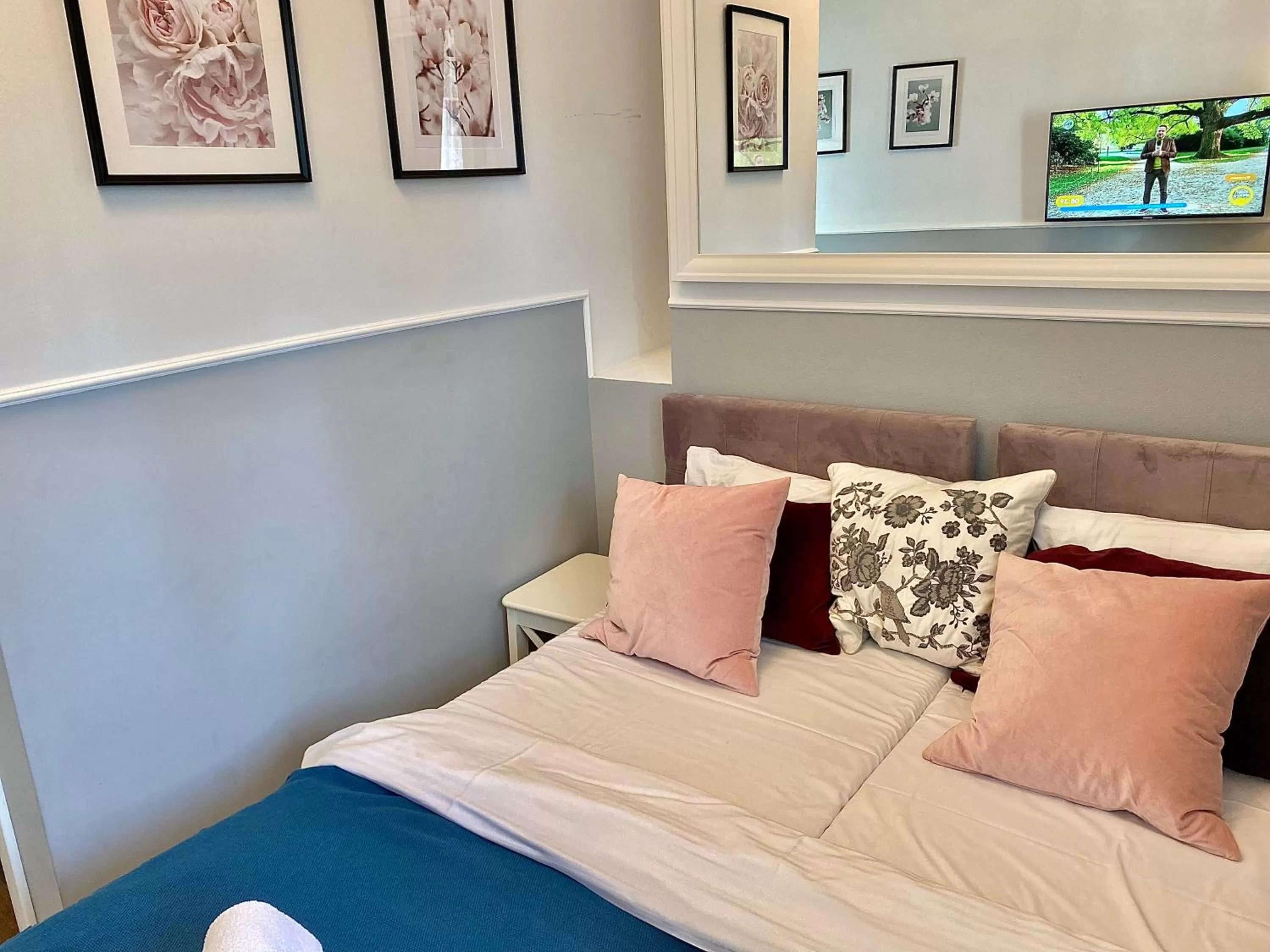 Bed in Pokoje w Starej Karczmie - by Upstairs