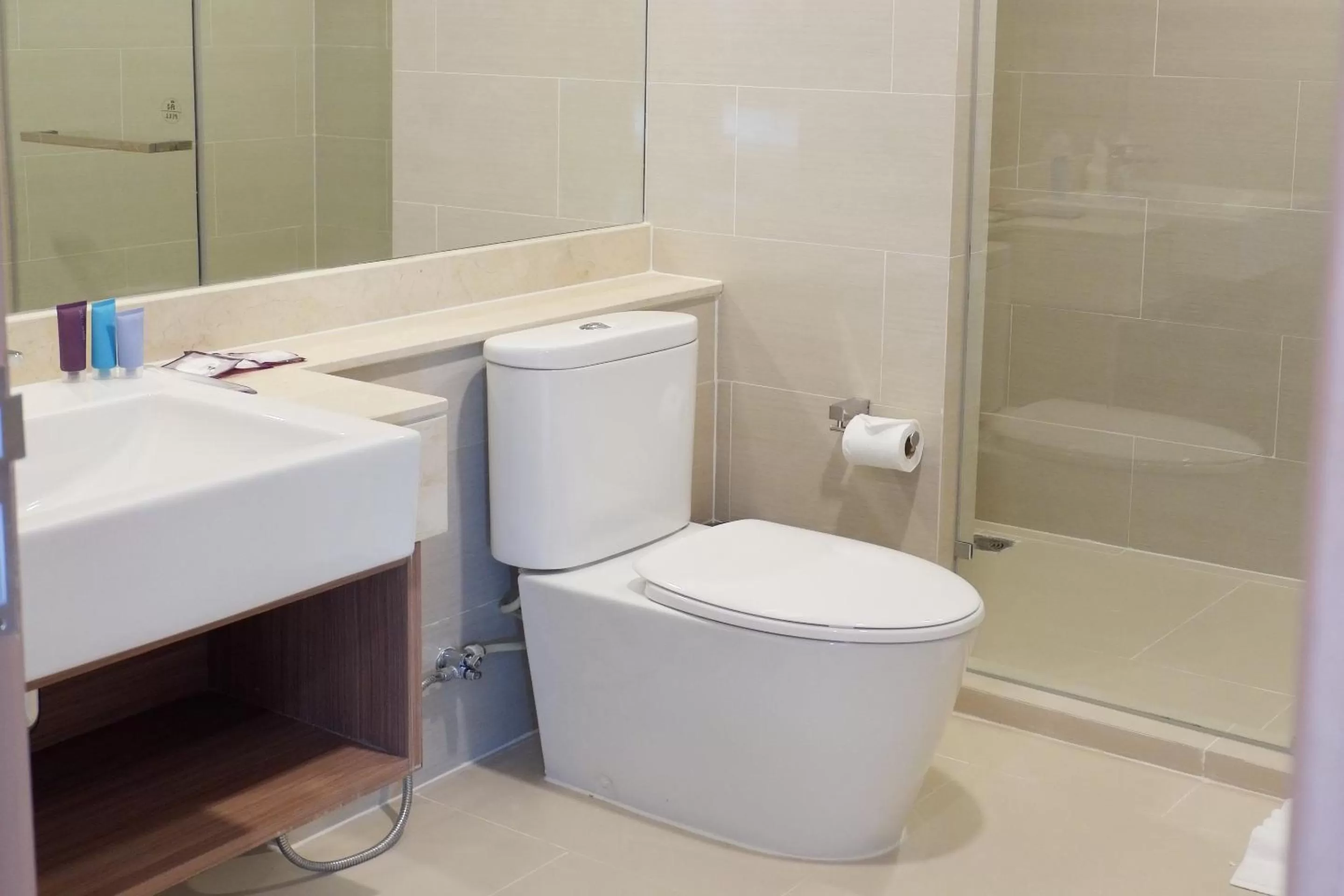 Bathroom in Grand Fortune Hotel Nakhon Si Thammarat