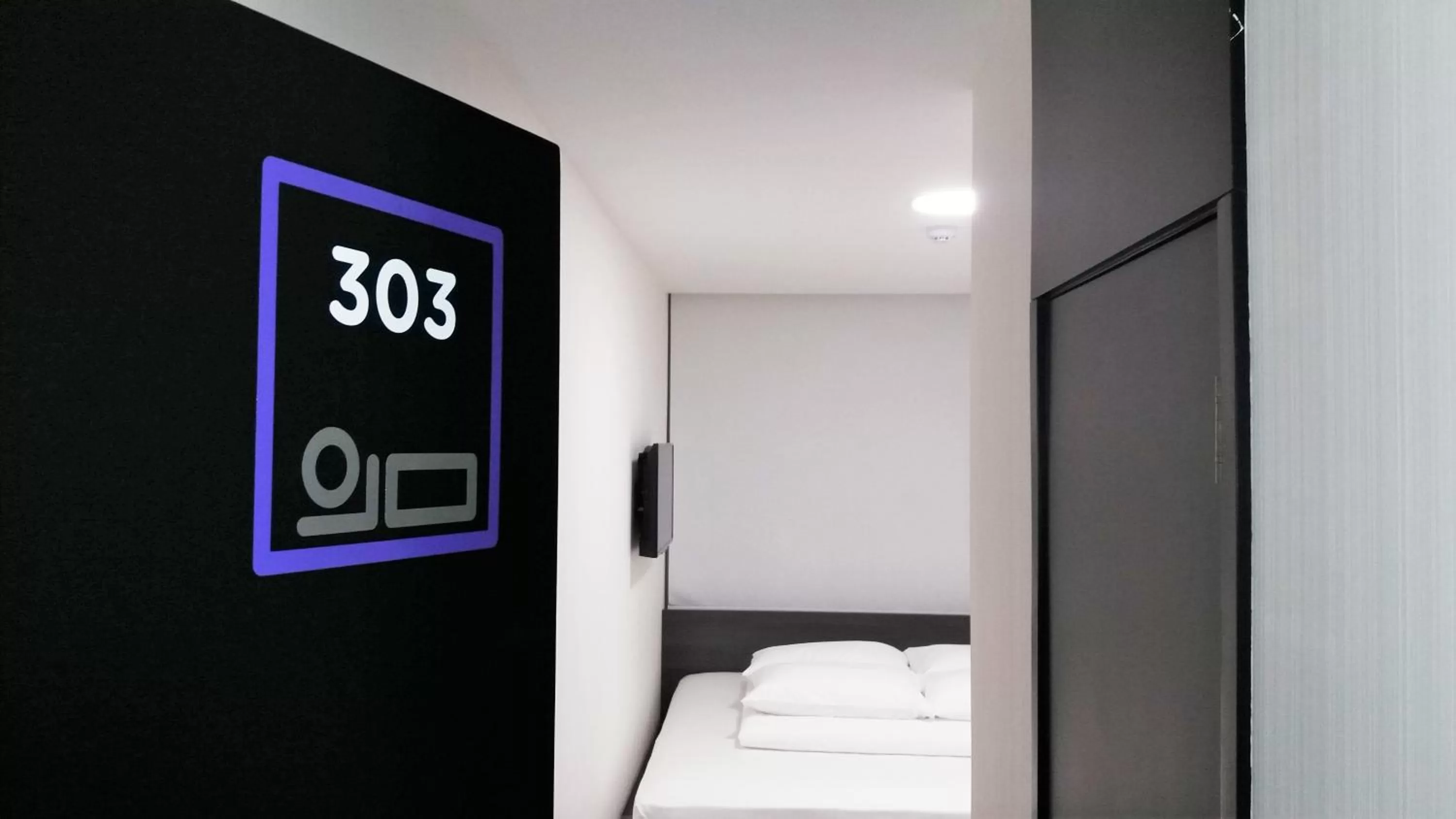 Bedroom, Bed in YU! Smarthotels