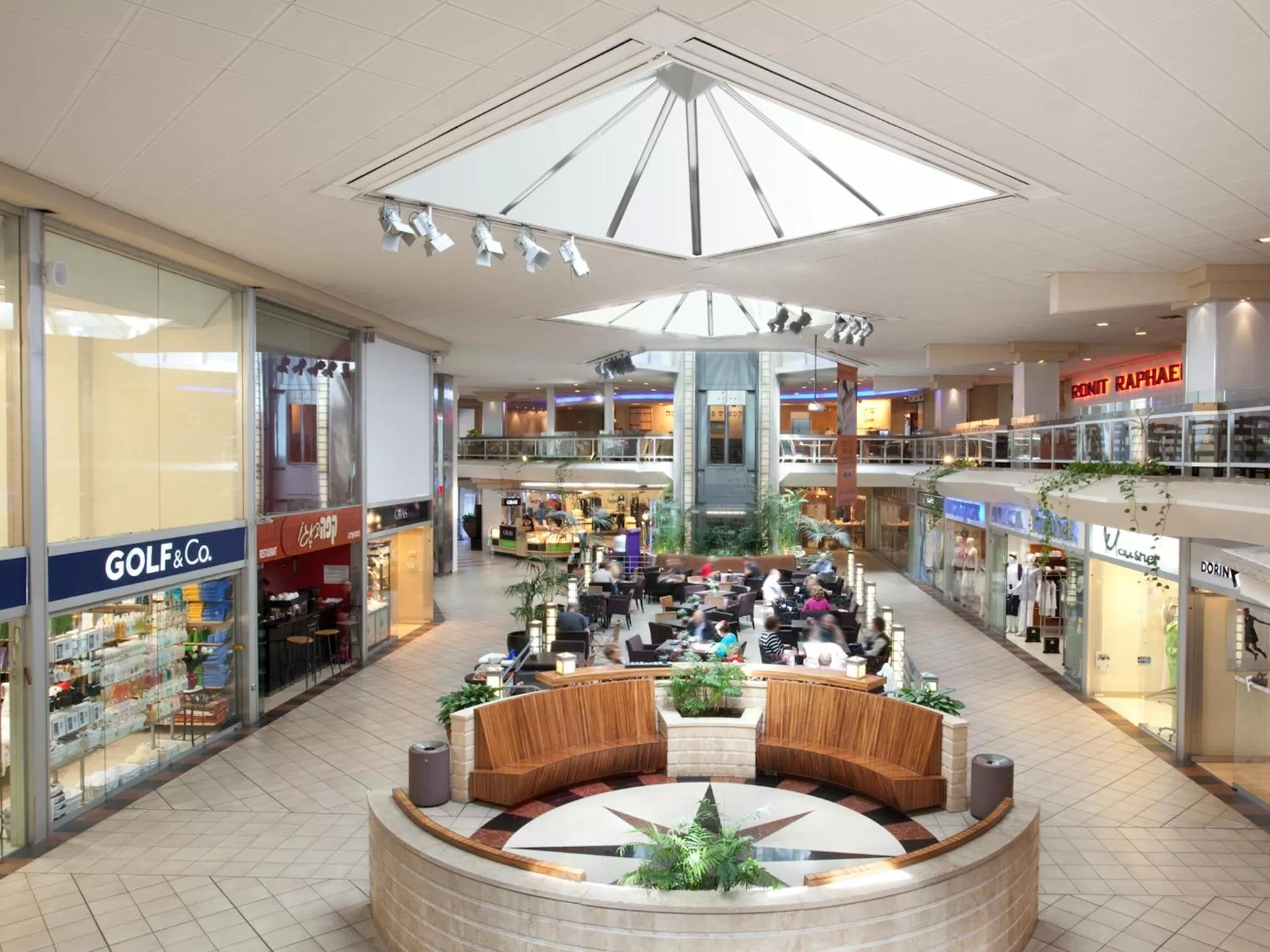 Restaurant/places to eat in Dan Panorama Haifa Hotel