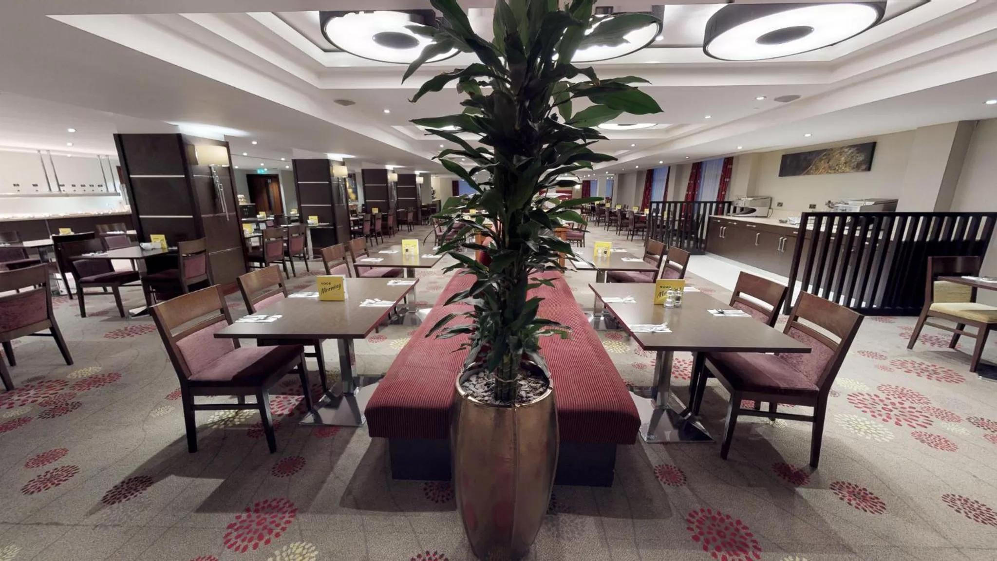 Restaurant/places to eat in Holiday Inn London Kensington High St. by IHG