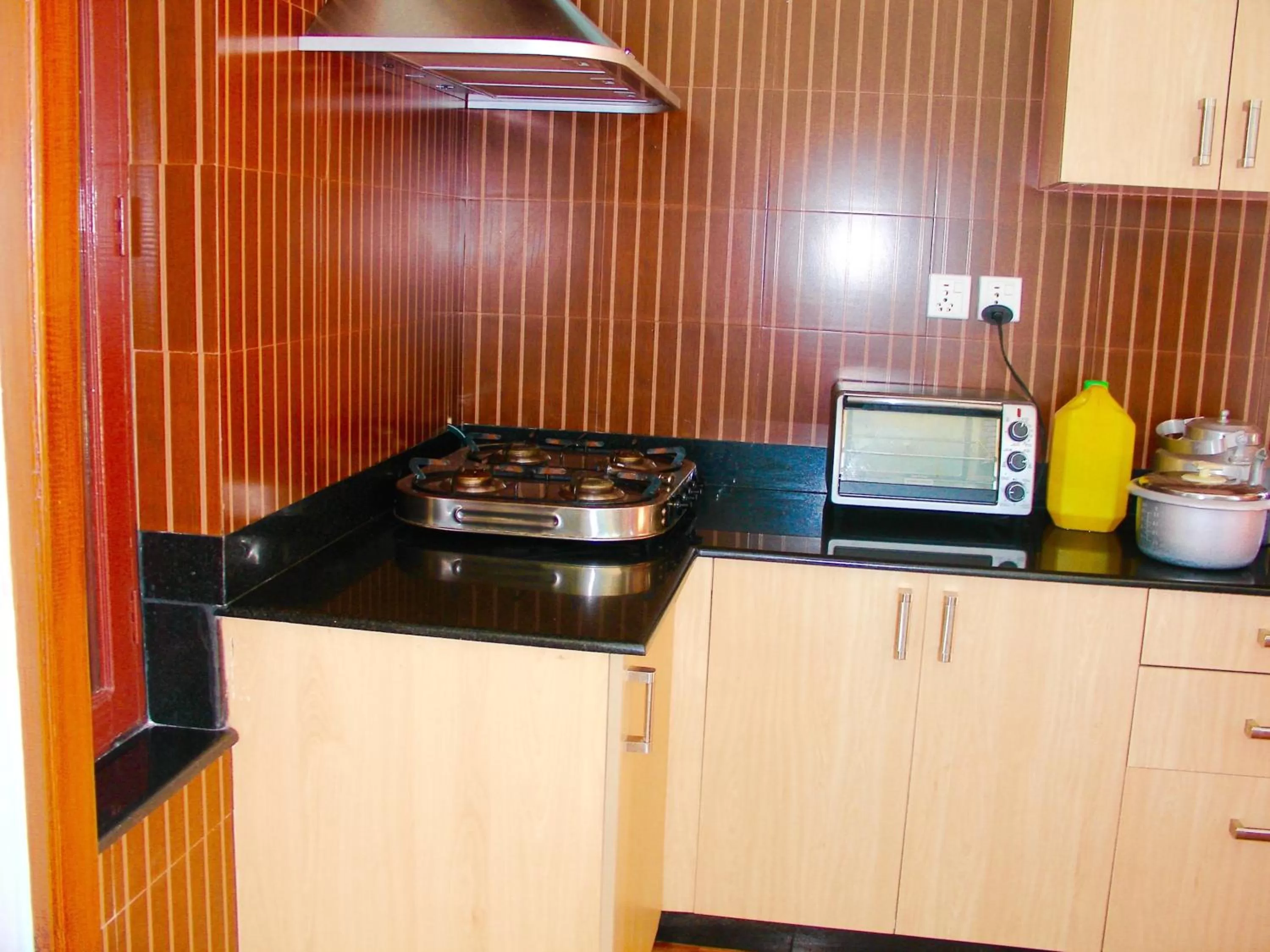 Kitchen or kitchenette in The North Face Inn