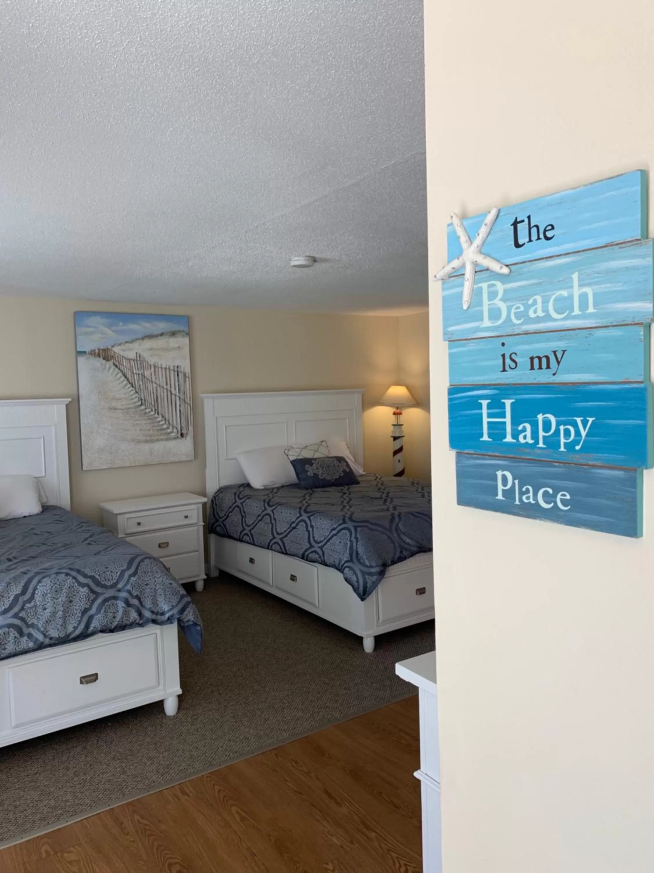 Bed in Shore Road Inn