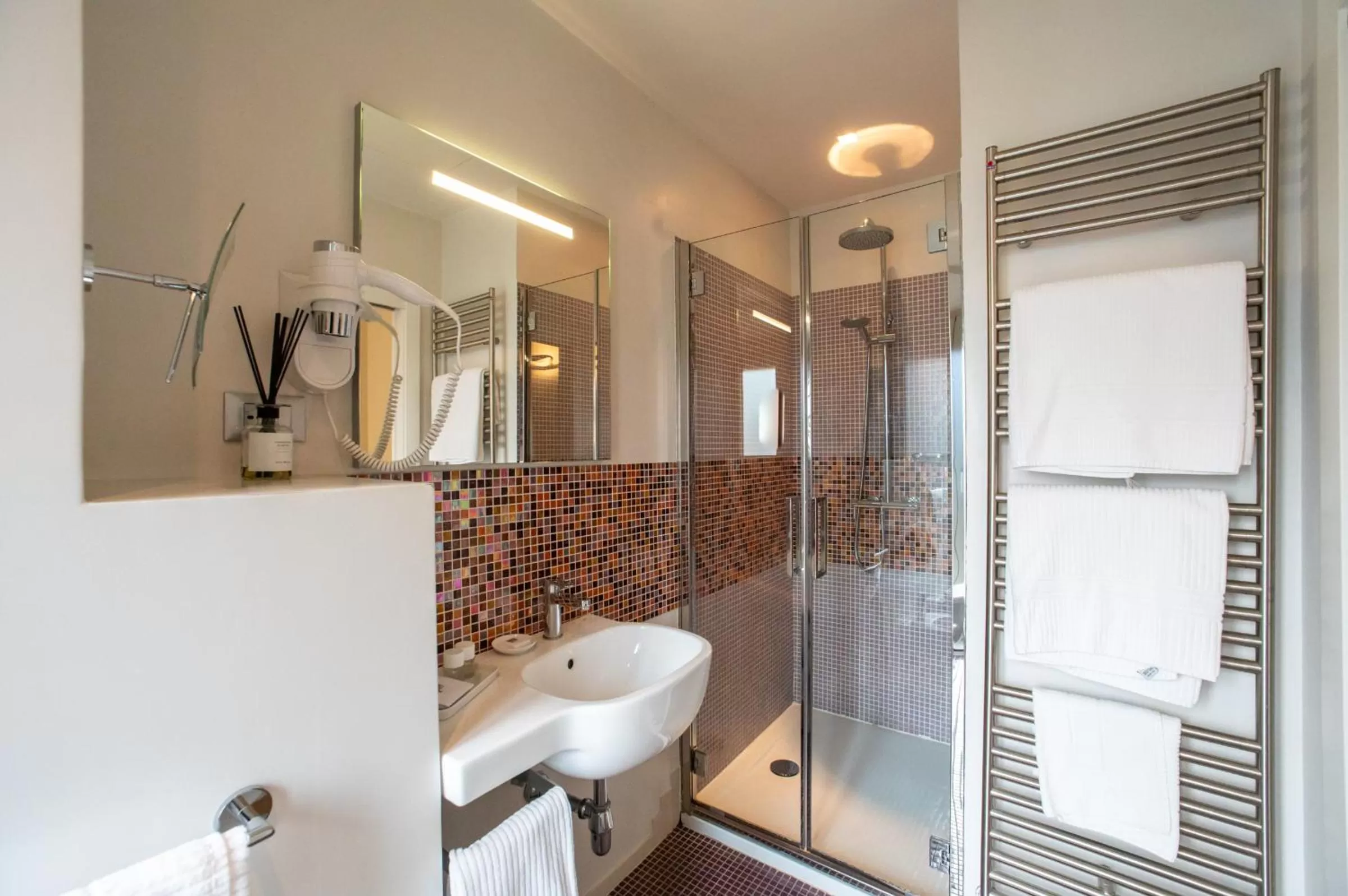 Bathroom in Hotel Annunziata