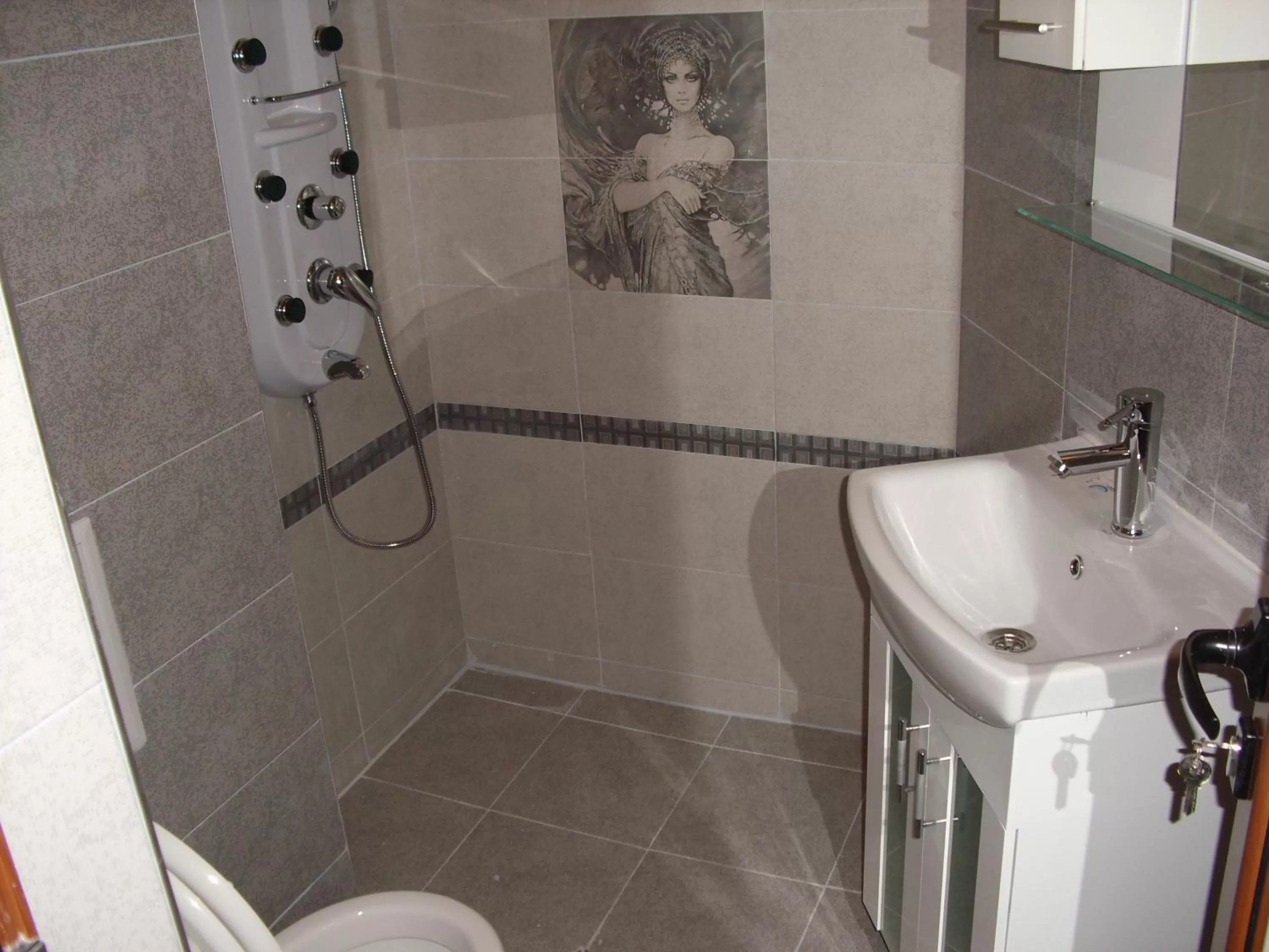 Bathroom in Family Hotel Malibu