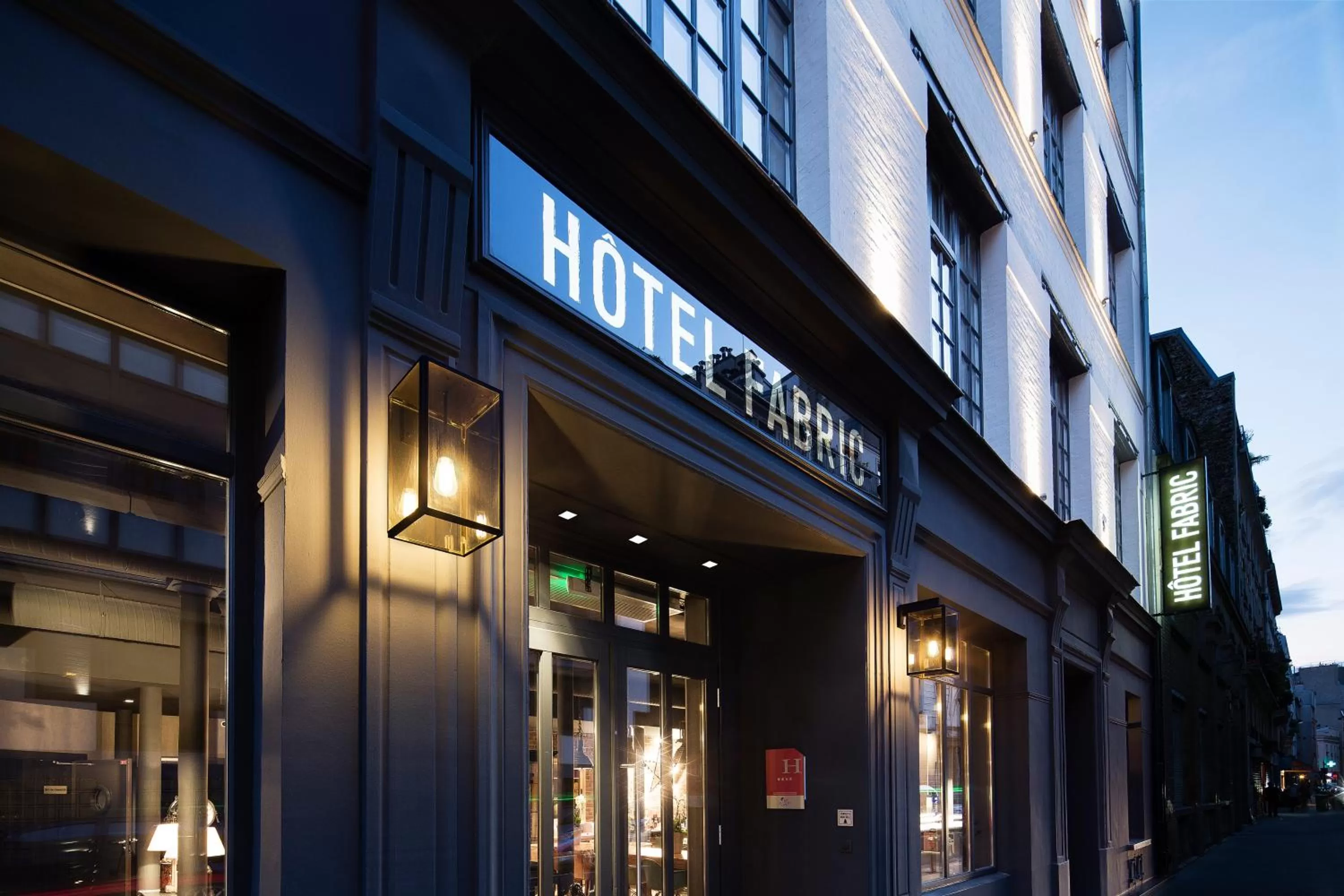 Property building in Hôtel Fabric