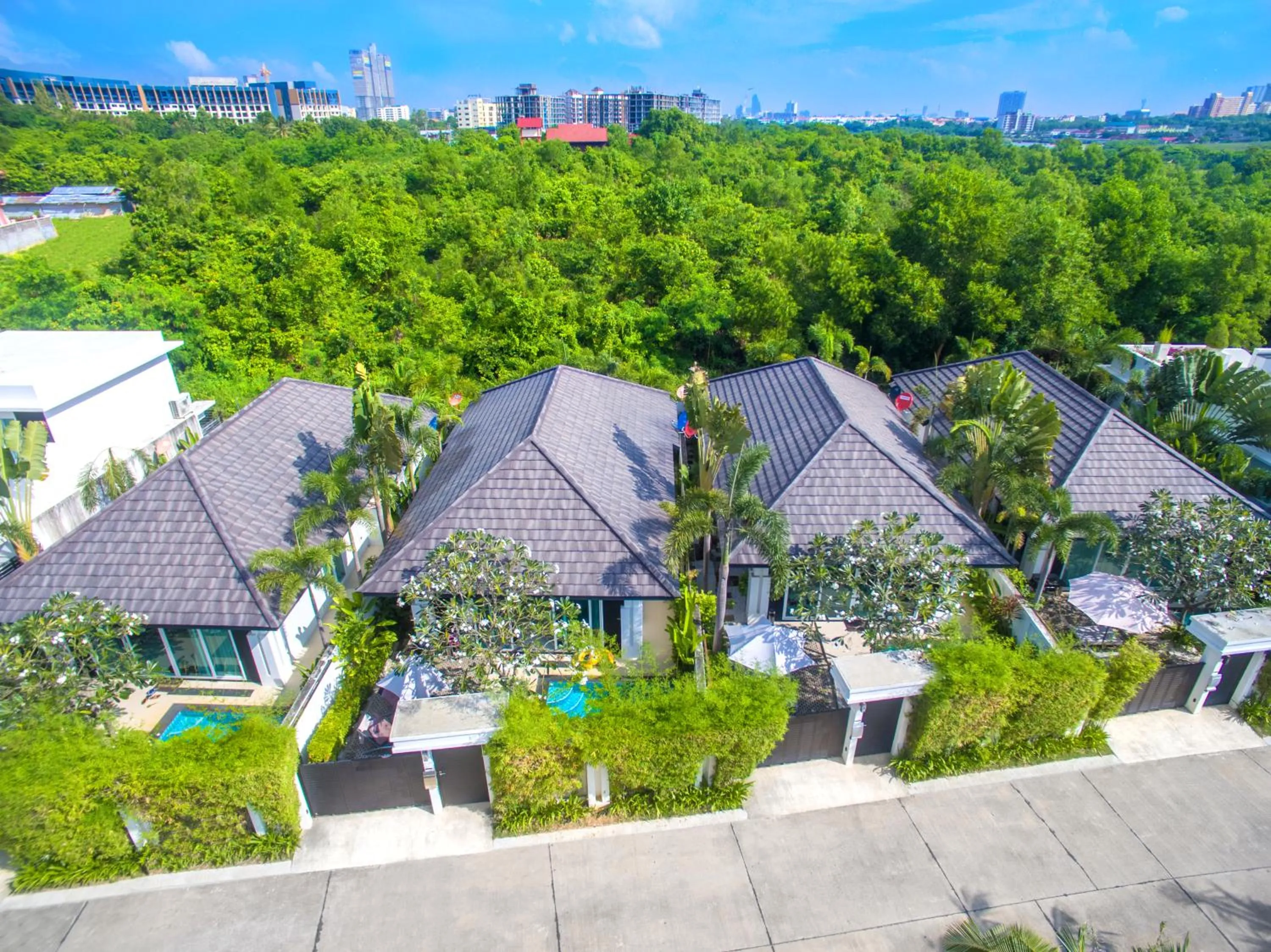 Property building in Colibri Pool Villa Pattaya