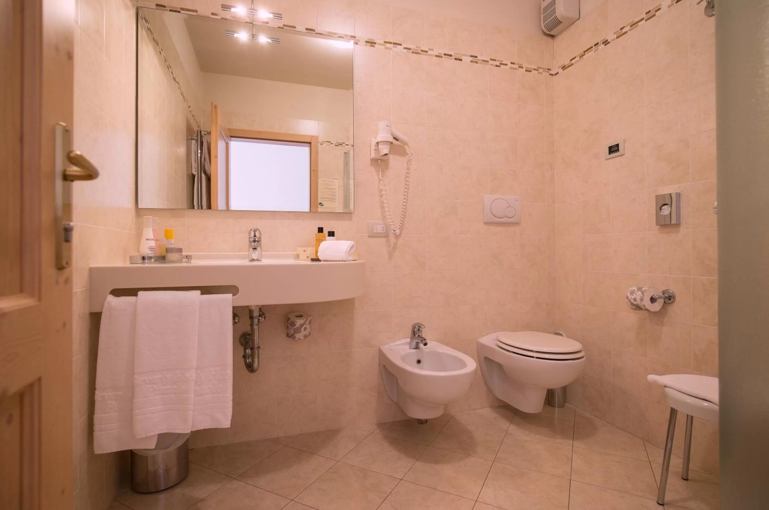 Standard Twin Room in Beverly Alps Hotel & Spa