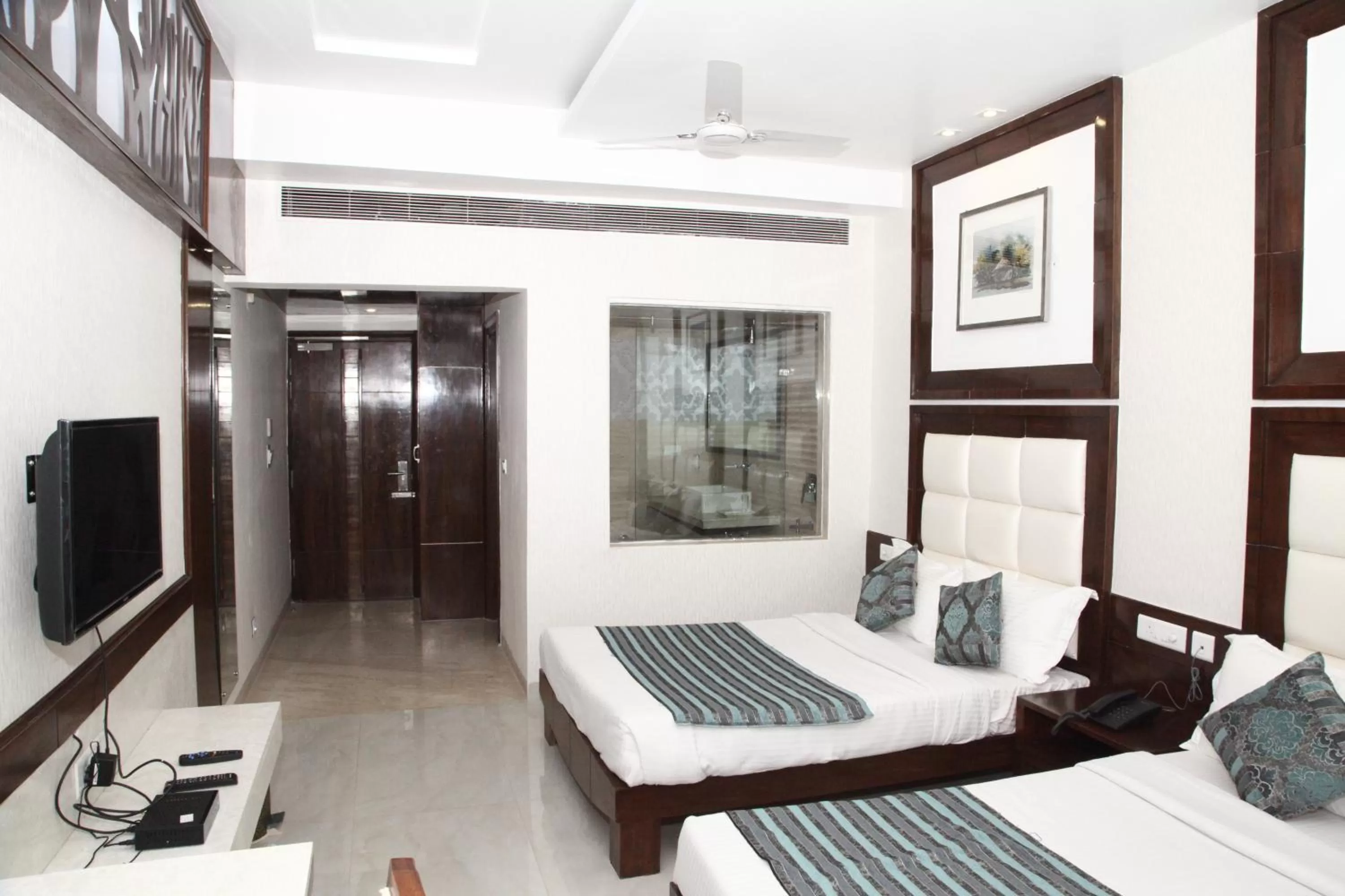 Bedroom, Bed in Hotel Emerald