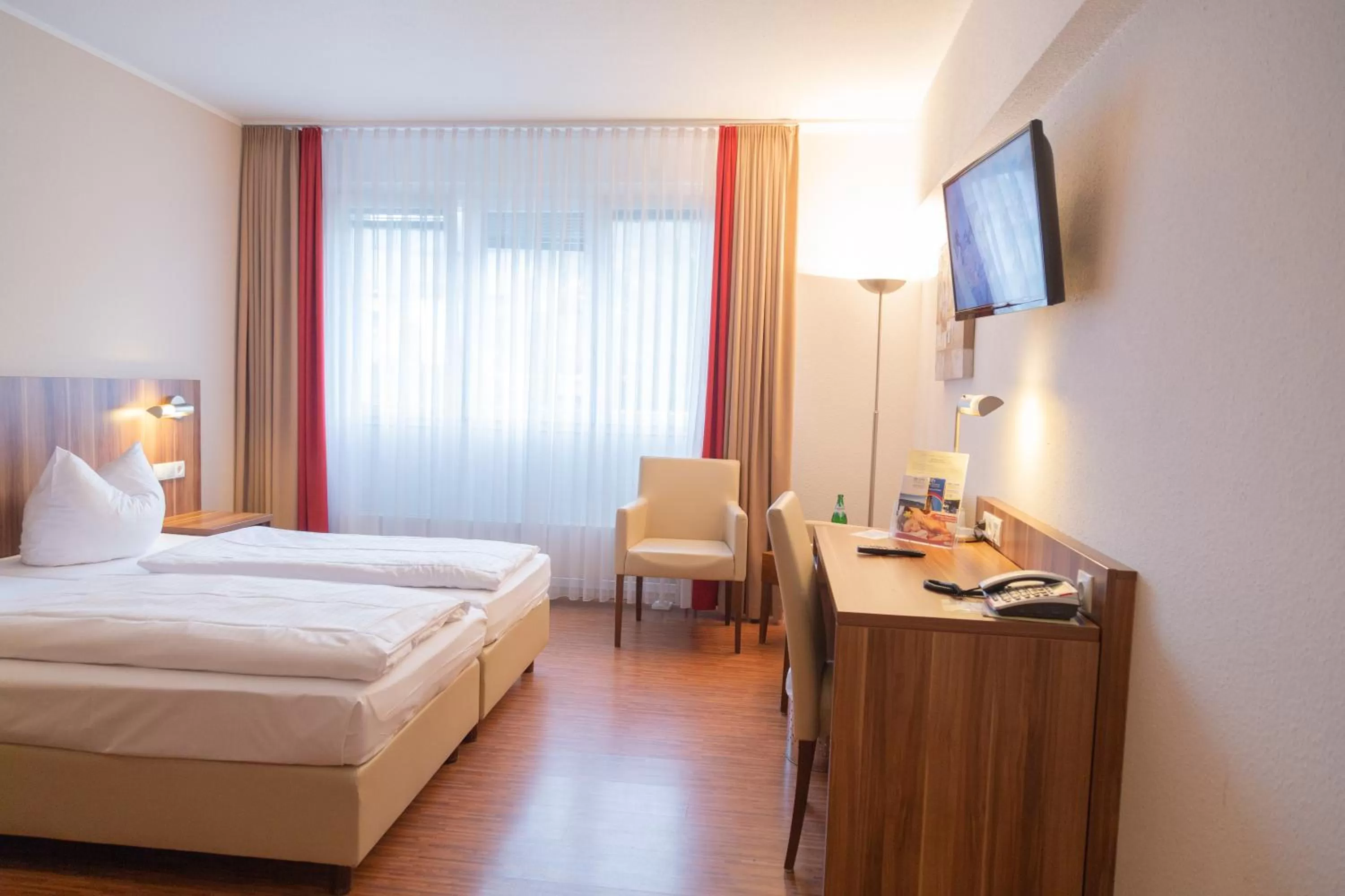 Bed in Das Ebertor - Hotel & Hostel