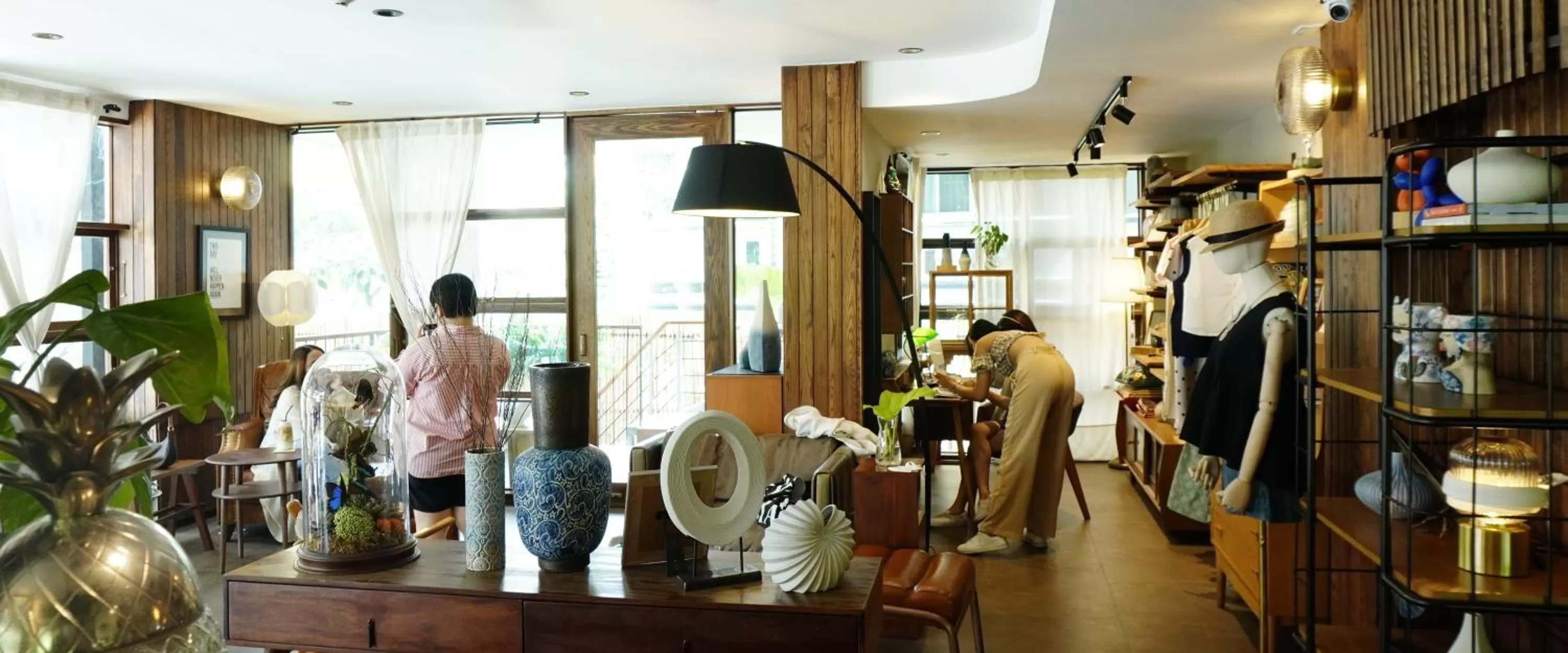 Lounge or bar in karaarom hotel