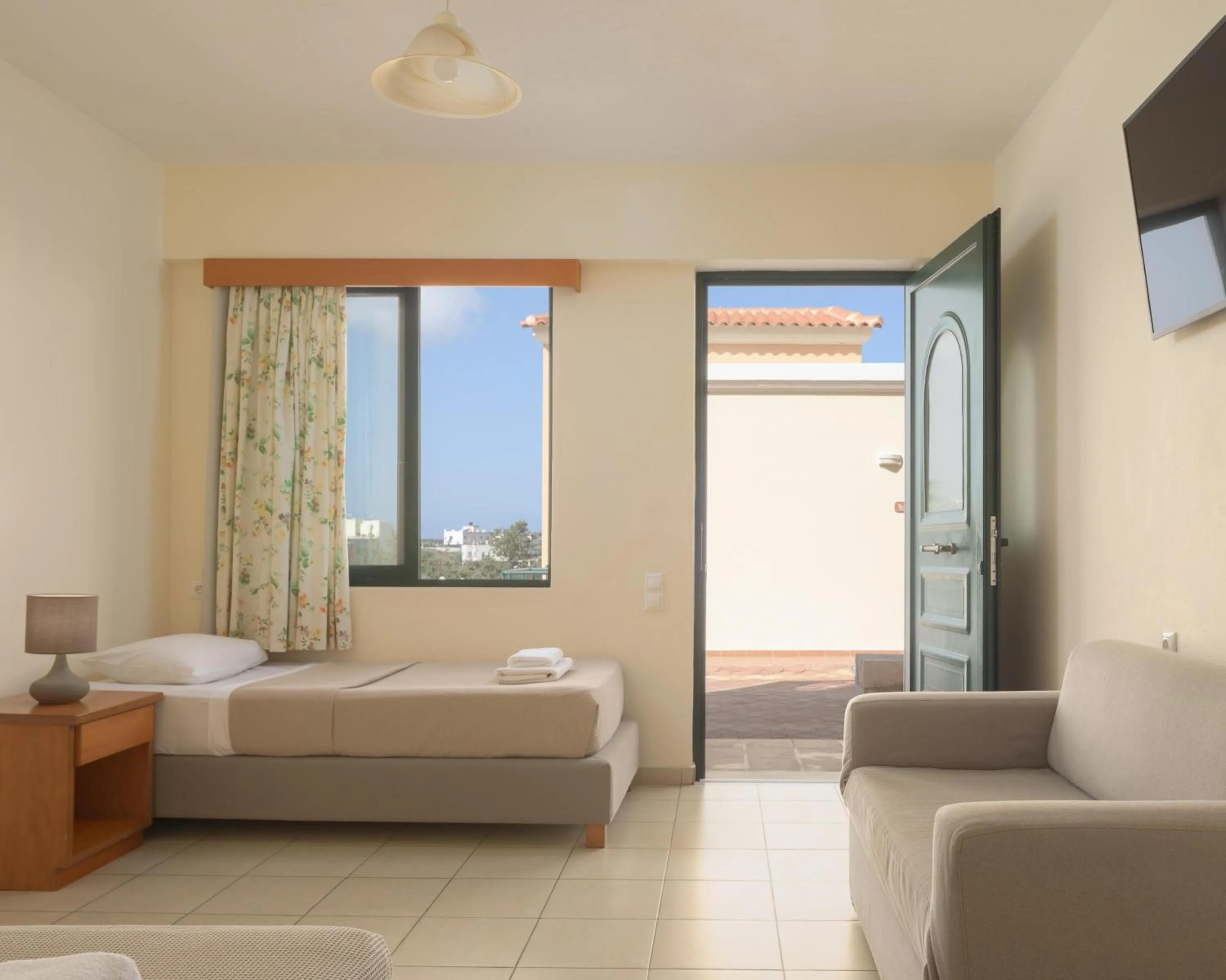 Photo of the whole room, Bed in Asterias Village