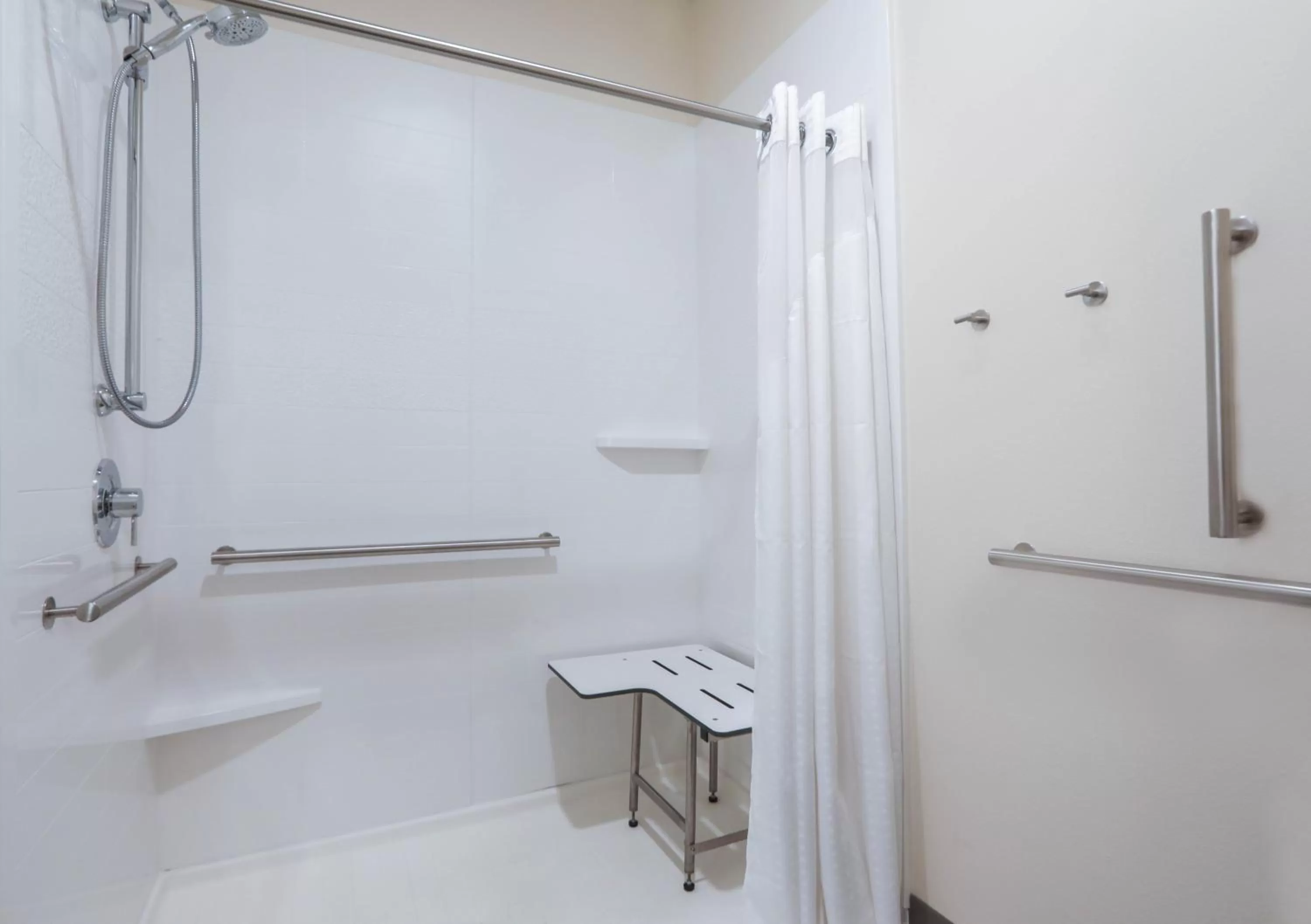 Bathroom in Holiday Inn & Suites Sioux Falls - Airport by IHG