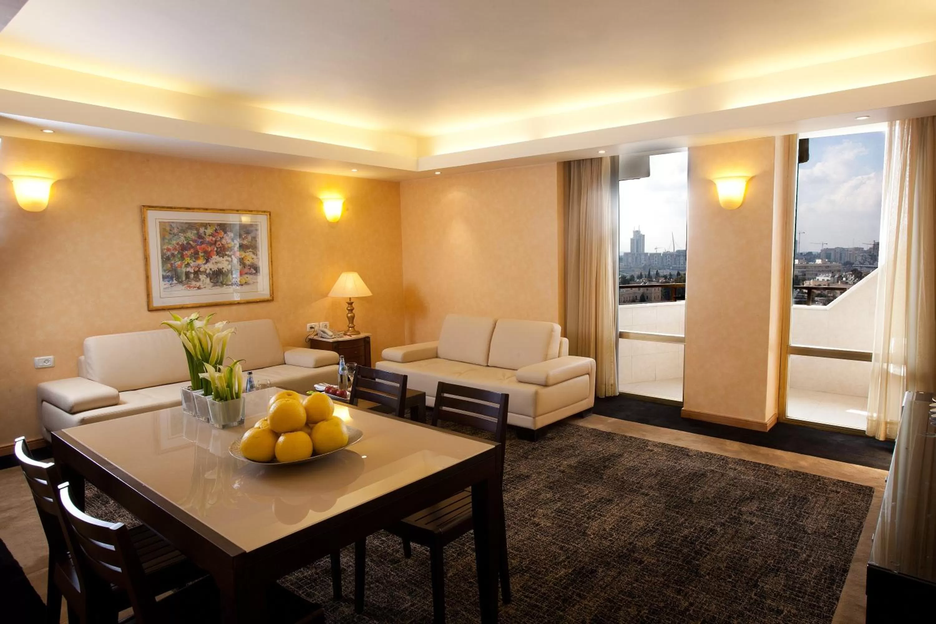 Seating area in Leonardo Plaza Hotel Jerusalem