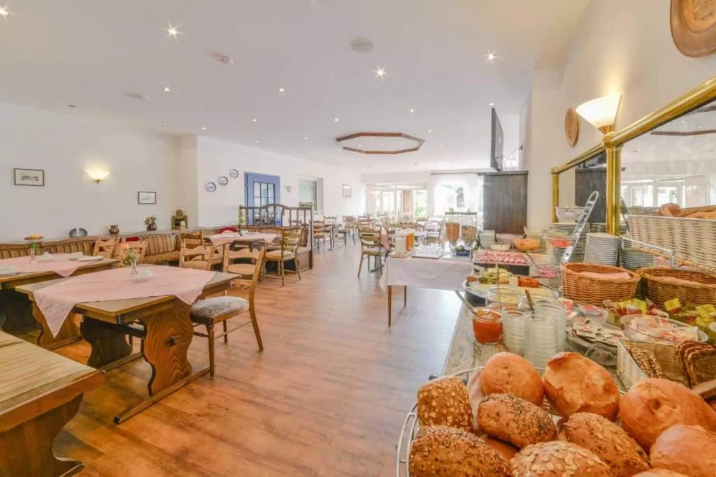 Buffet breakfast in Landhaus Braband