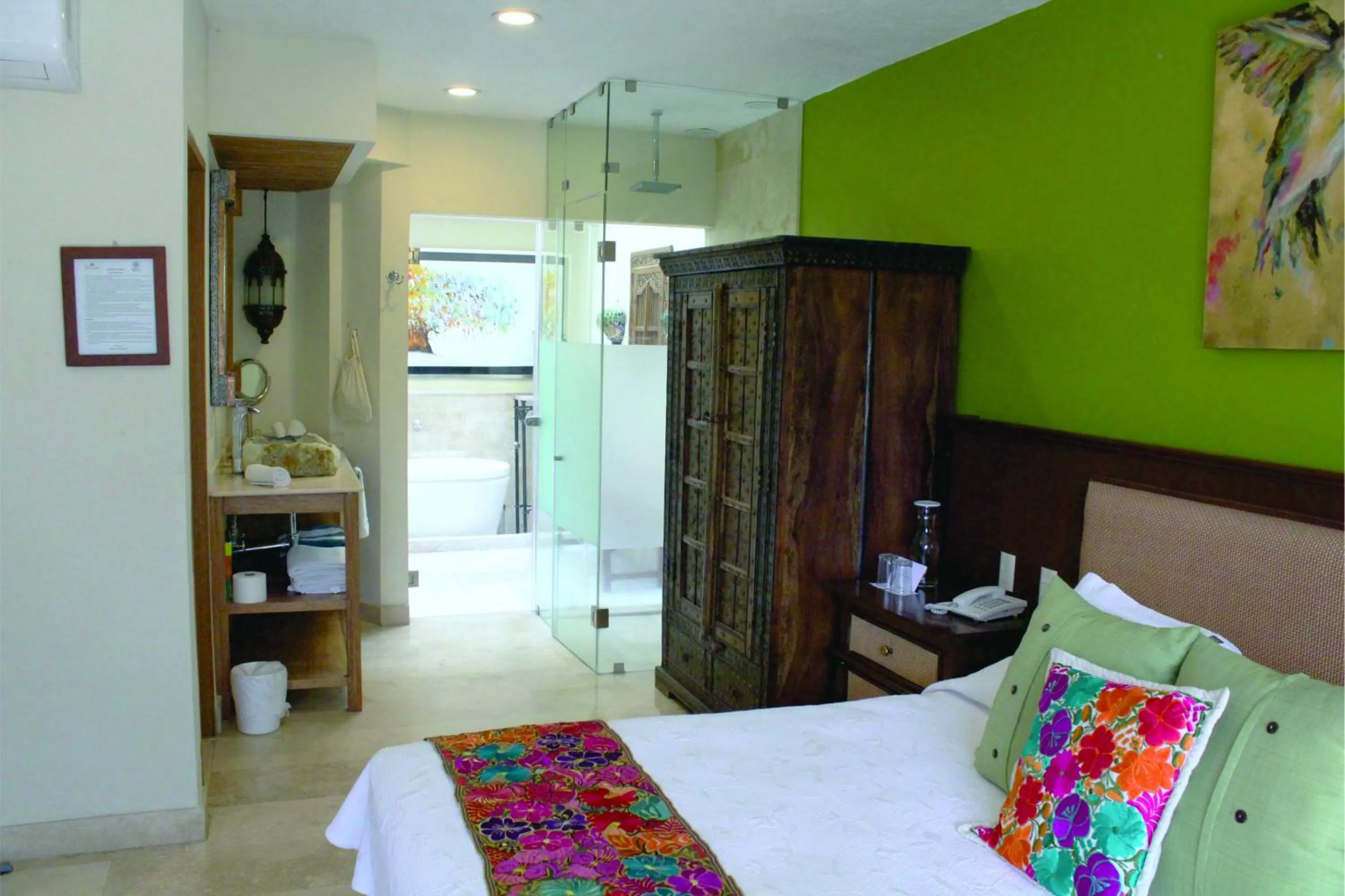 Bed in Hotel Lindo Ajijic Bed & Breakfast