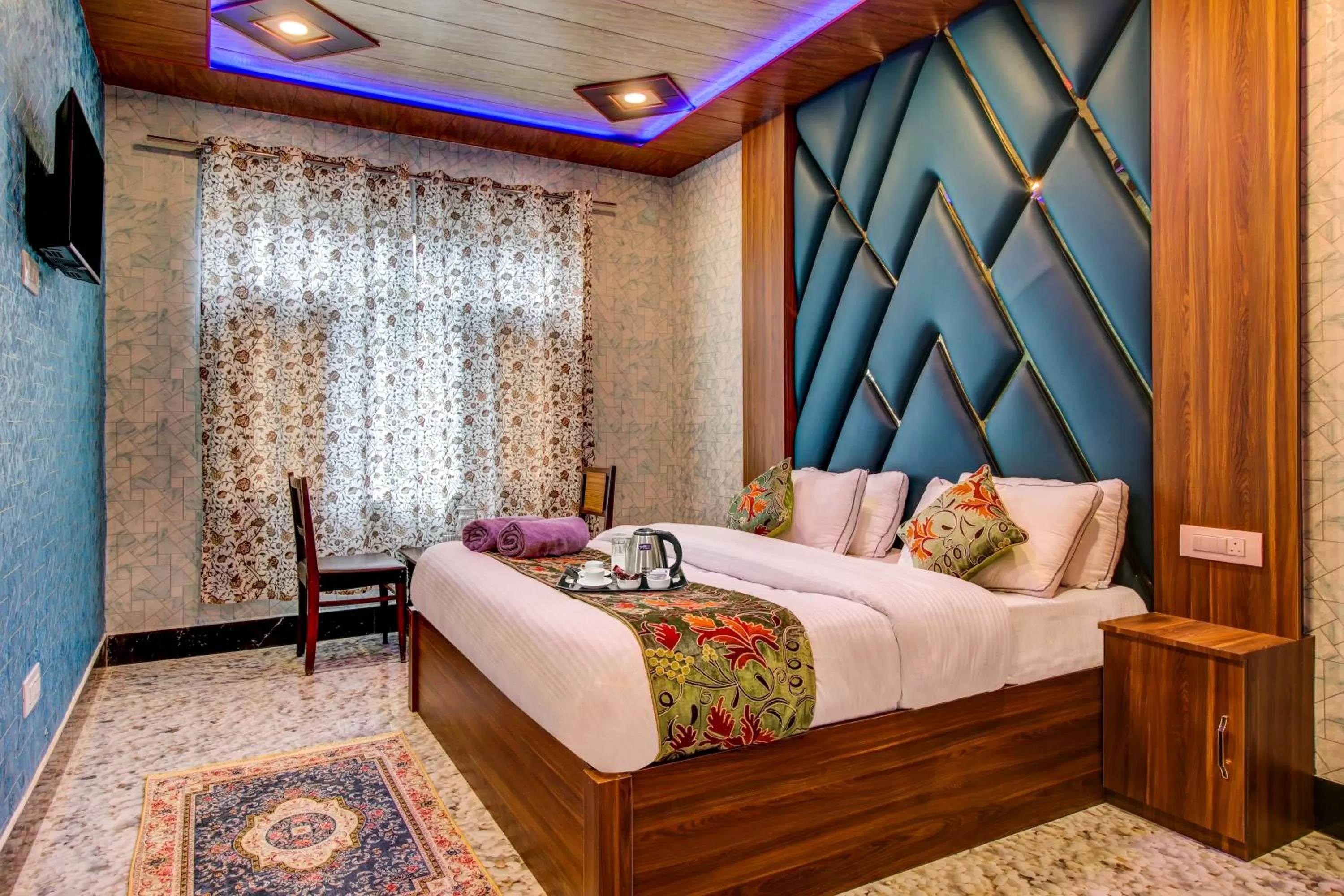 Bed in HOTEL ROYAL HAMEED