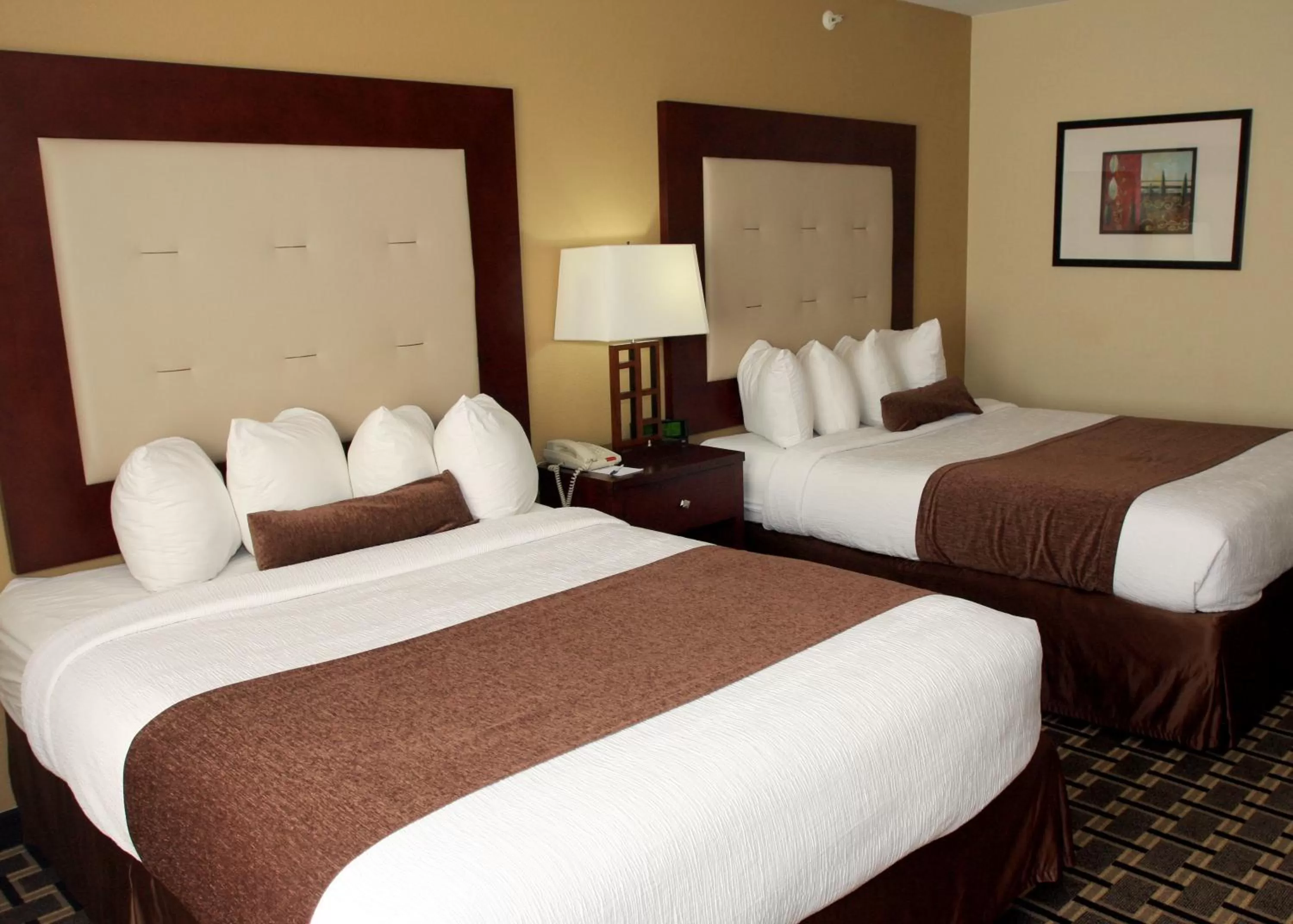 Queen Room with Two Queen Beds - Non Smoking in Best Western Woodstock Inn