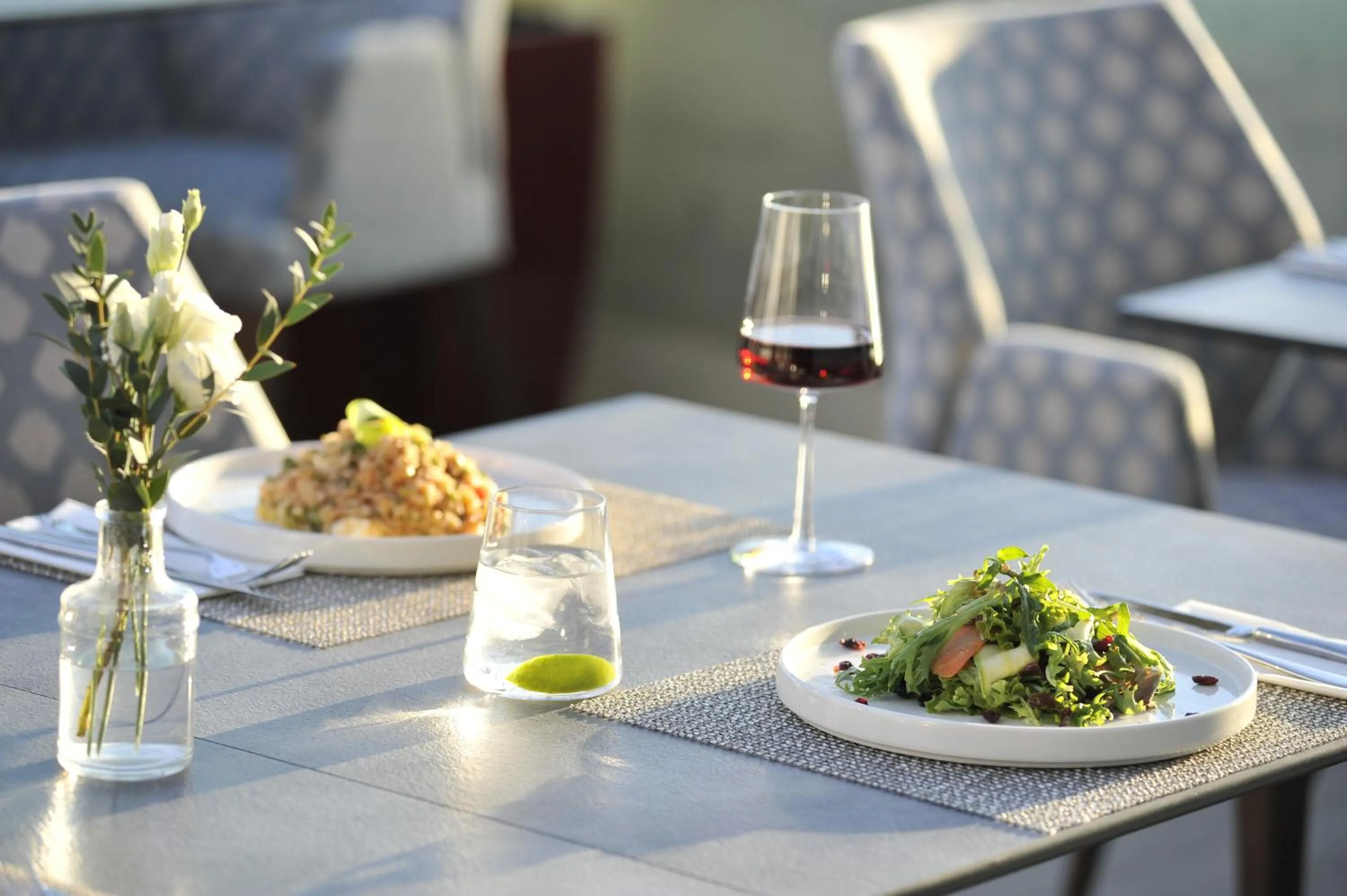 Food and drinks in Athenaeum Eridanus Luxury Hotel