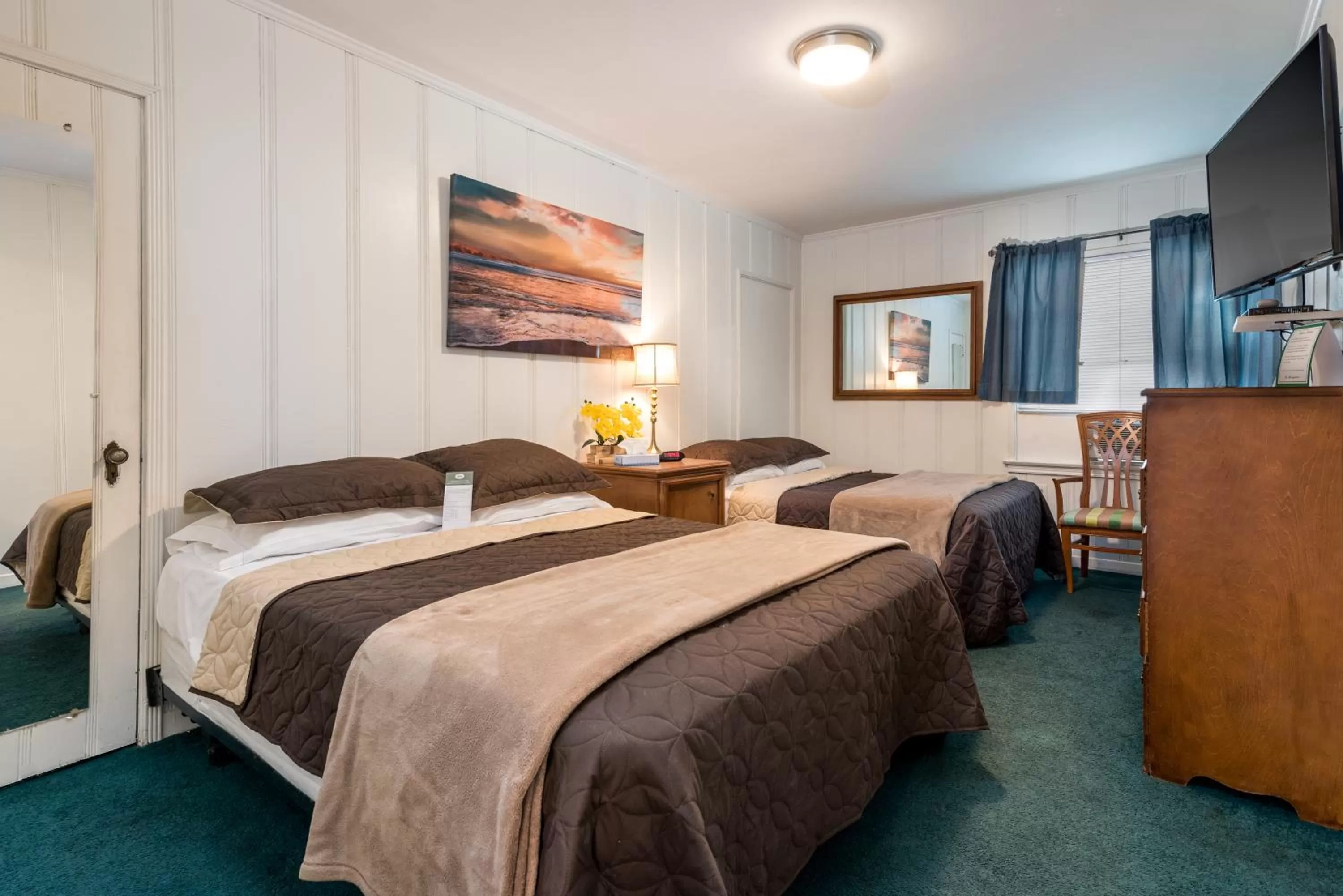 Standard Family Room in Wilshire Motel