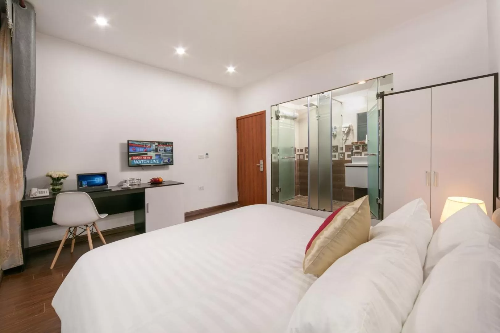 Bathroom, Bed in Hanoi Aria Central Hotel & Spa