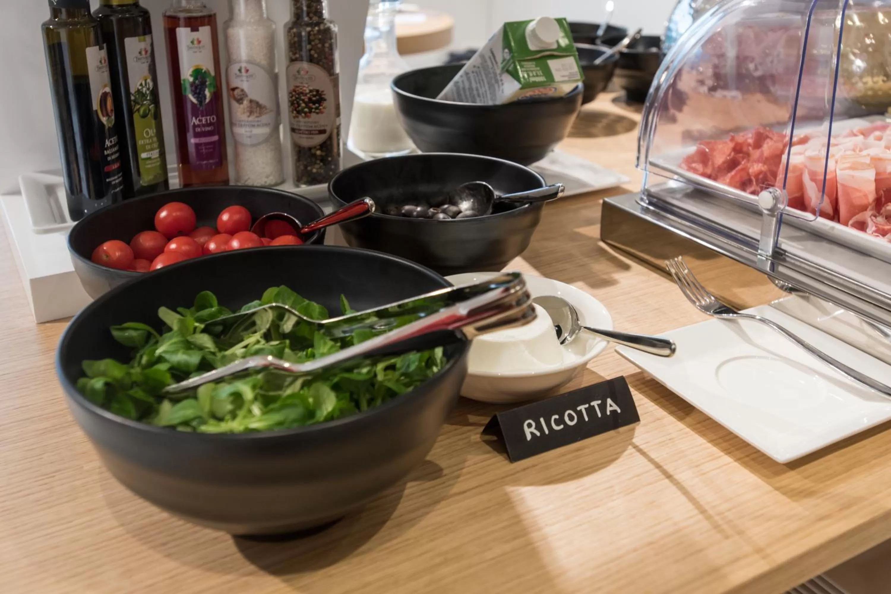 Food in HOODY ACTIVE & HAPPINESS HOTEL