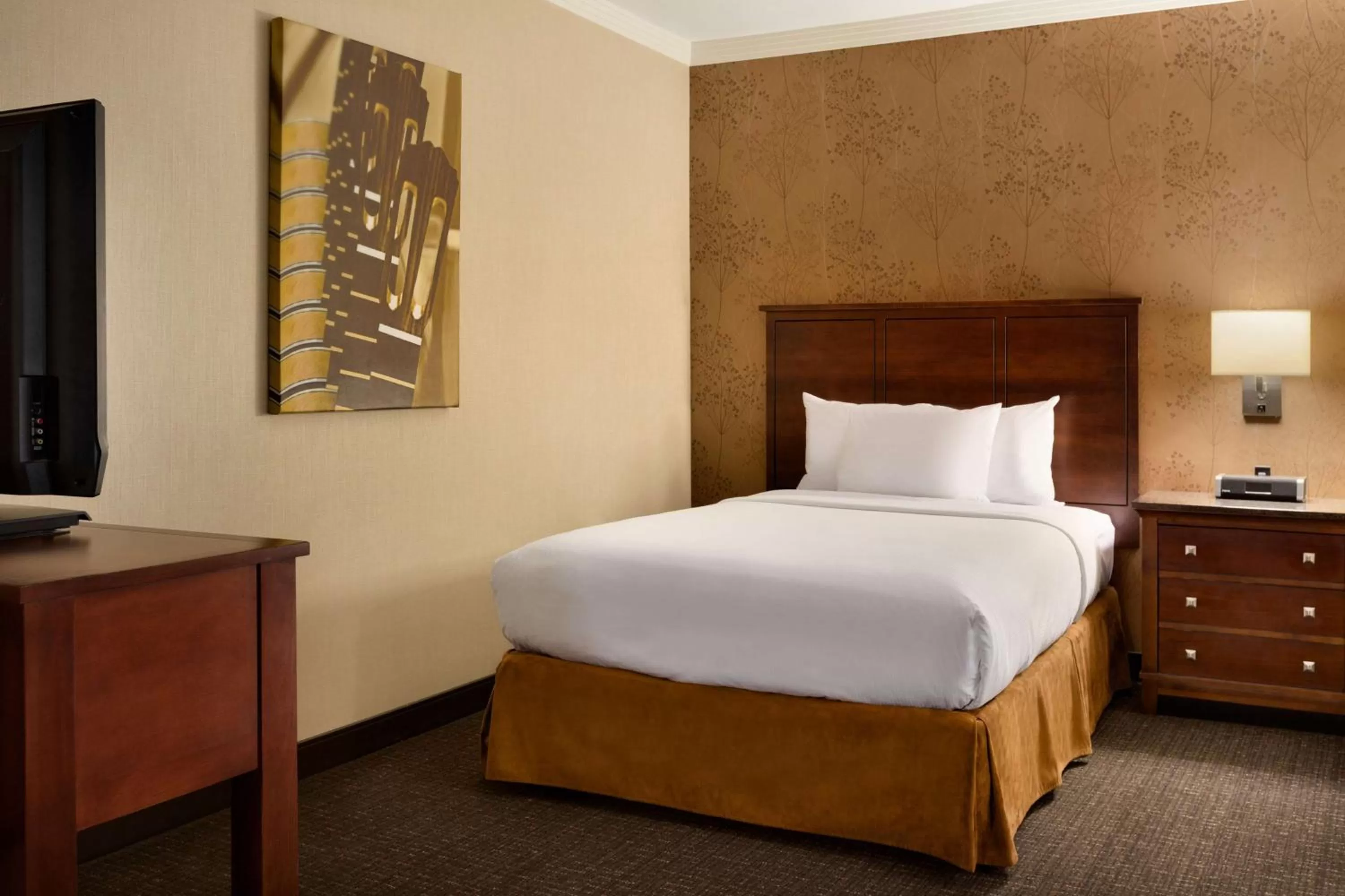 Bedroom, Bed in Embassy Suites by Hilton Austin Downtown South Congress