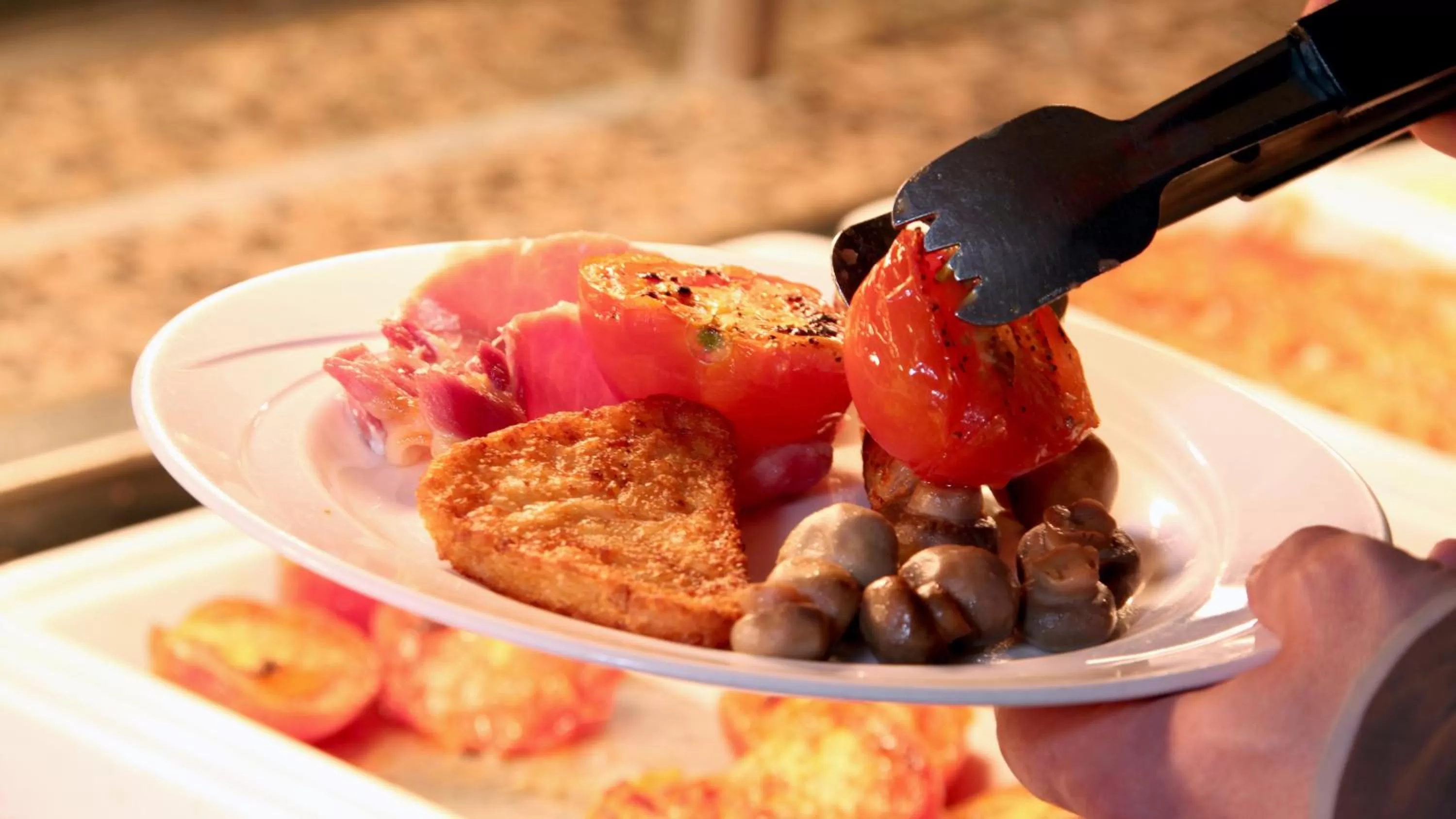 Breakfast in Holiday Inn Maidstone-Sevenoaks by IHG