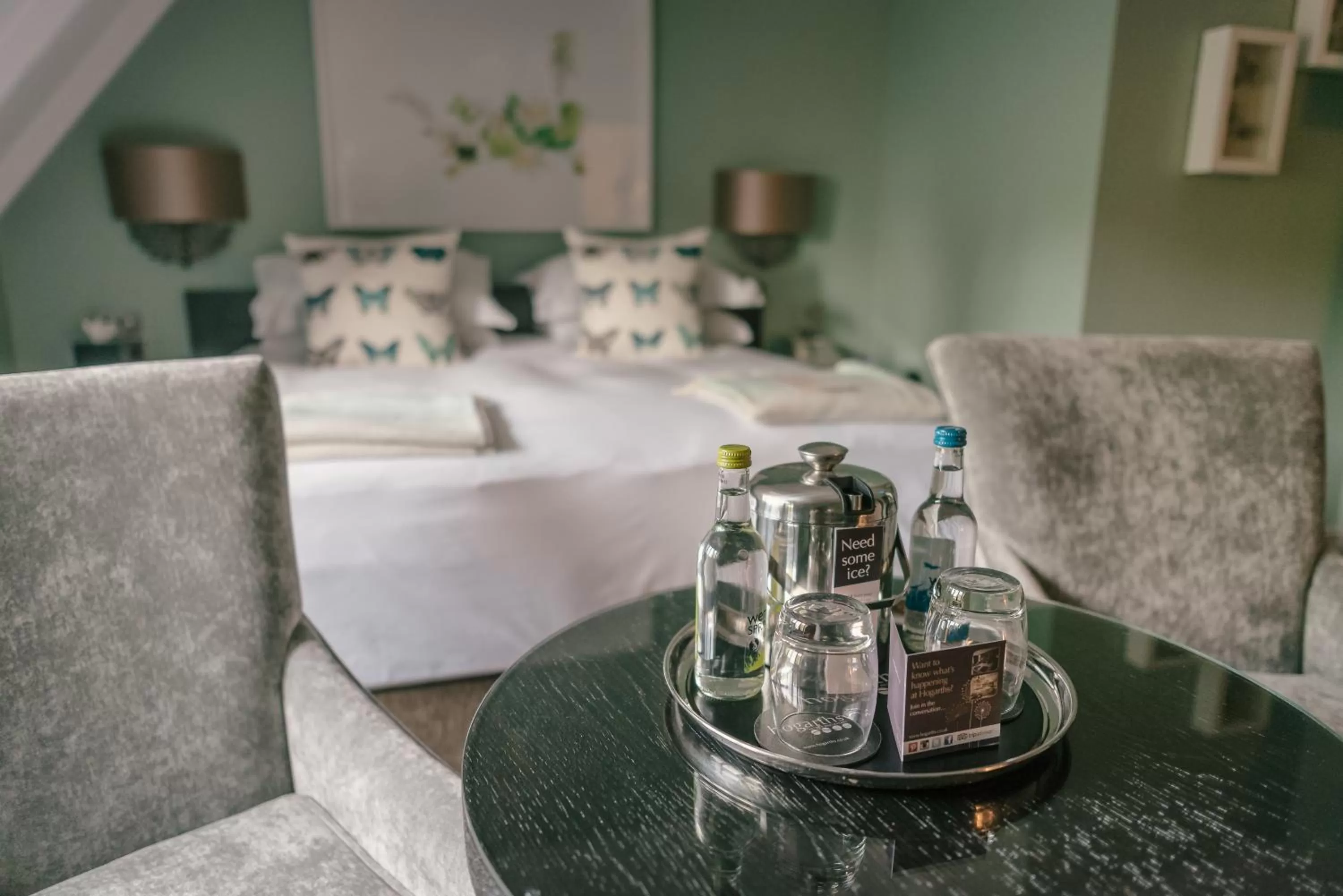 Seating area, Bed in Hogarths Stone Manor