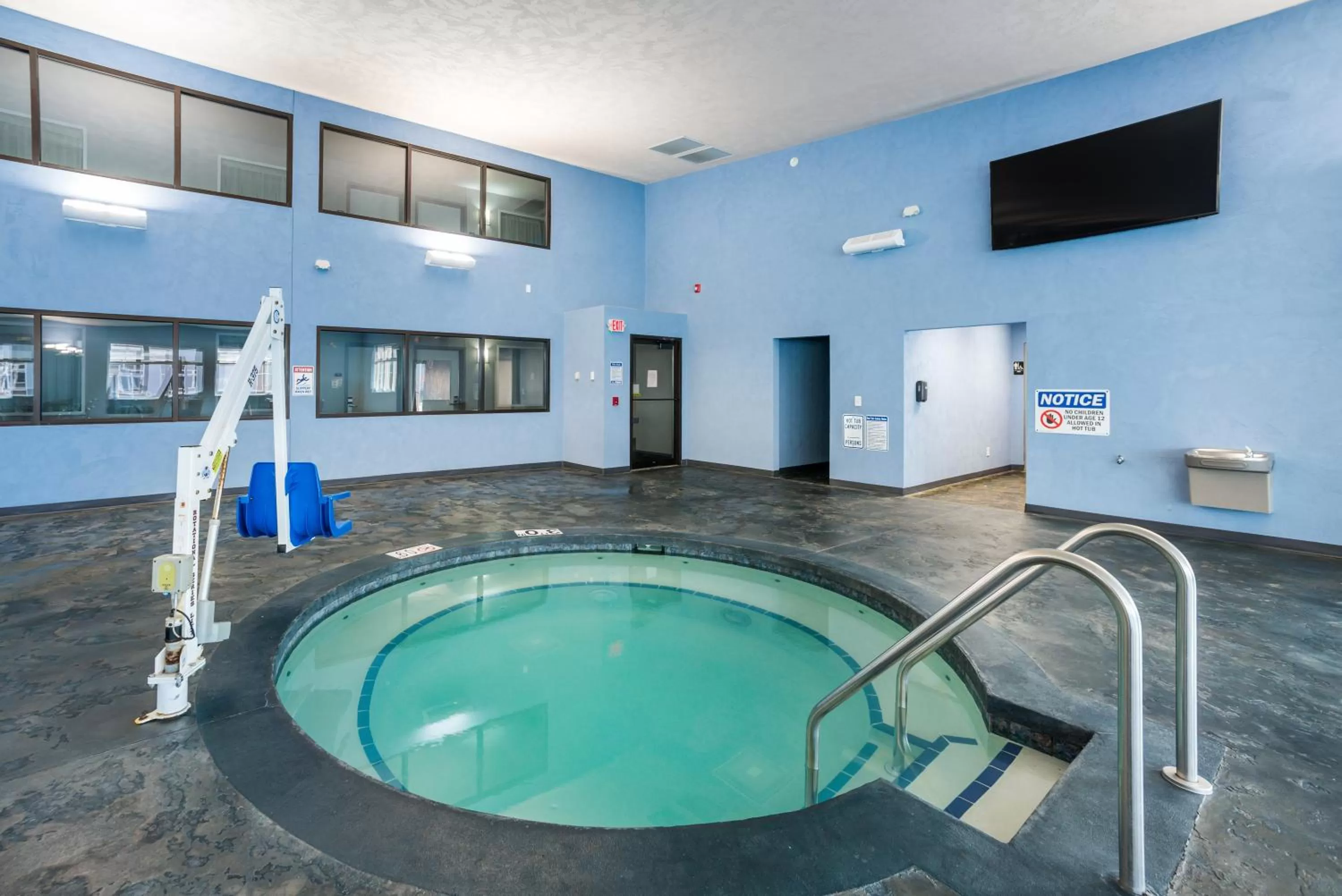 Spa and wellness centre/facilities in AmericInn by Wyndham Green Bay Near Stadium