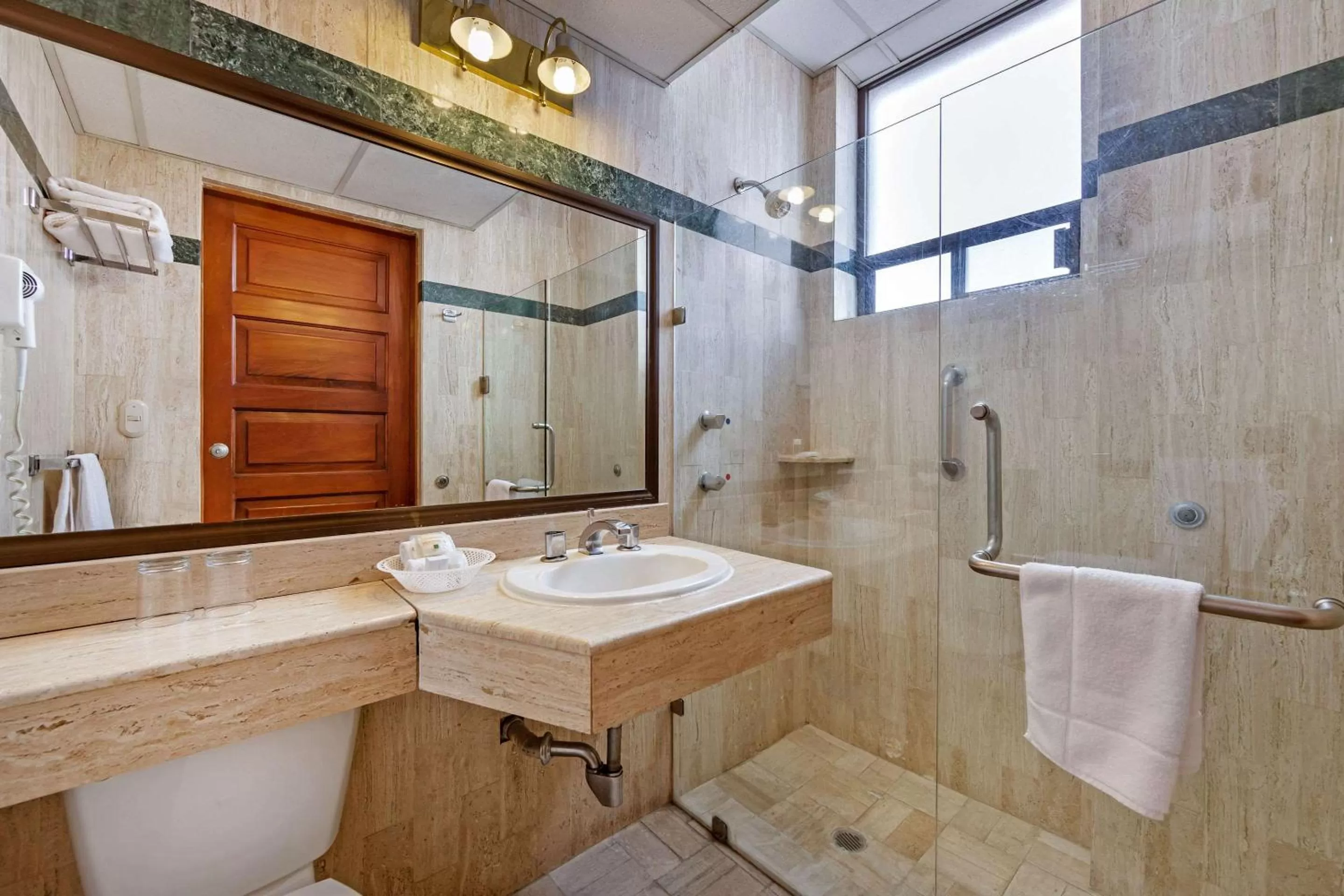 Bathroom in Quality Inn Aguascalientes