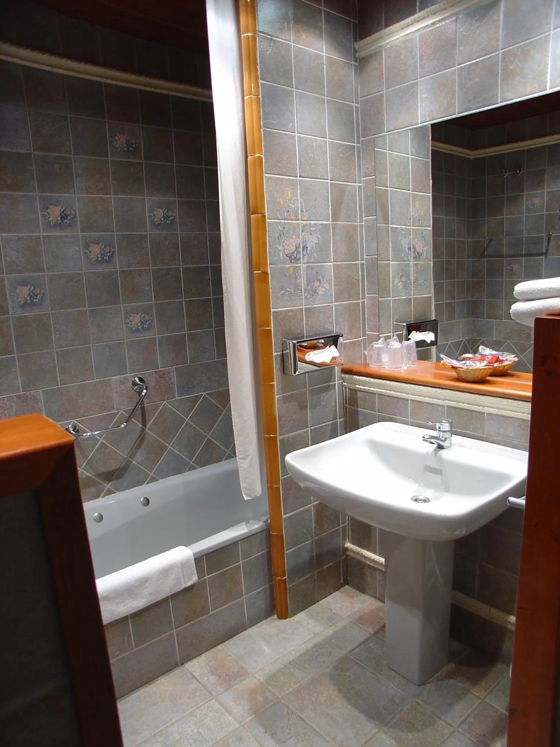 Double or Twin Room - single occupancy in Mas de la Sala