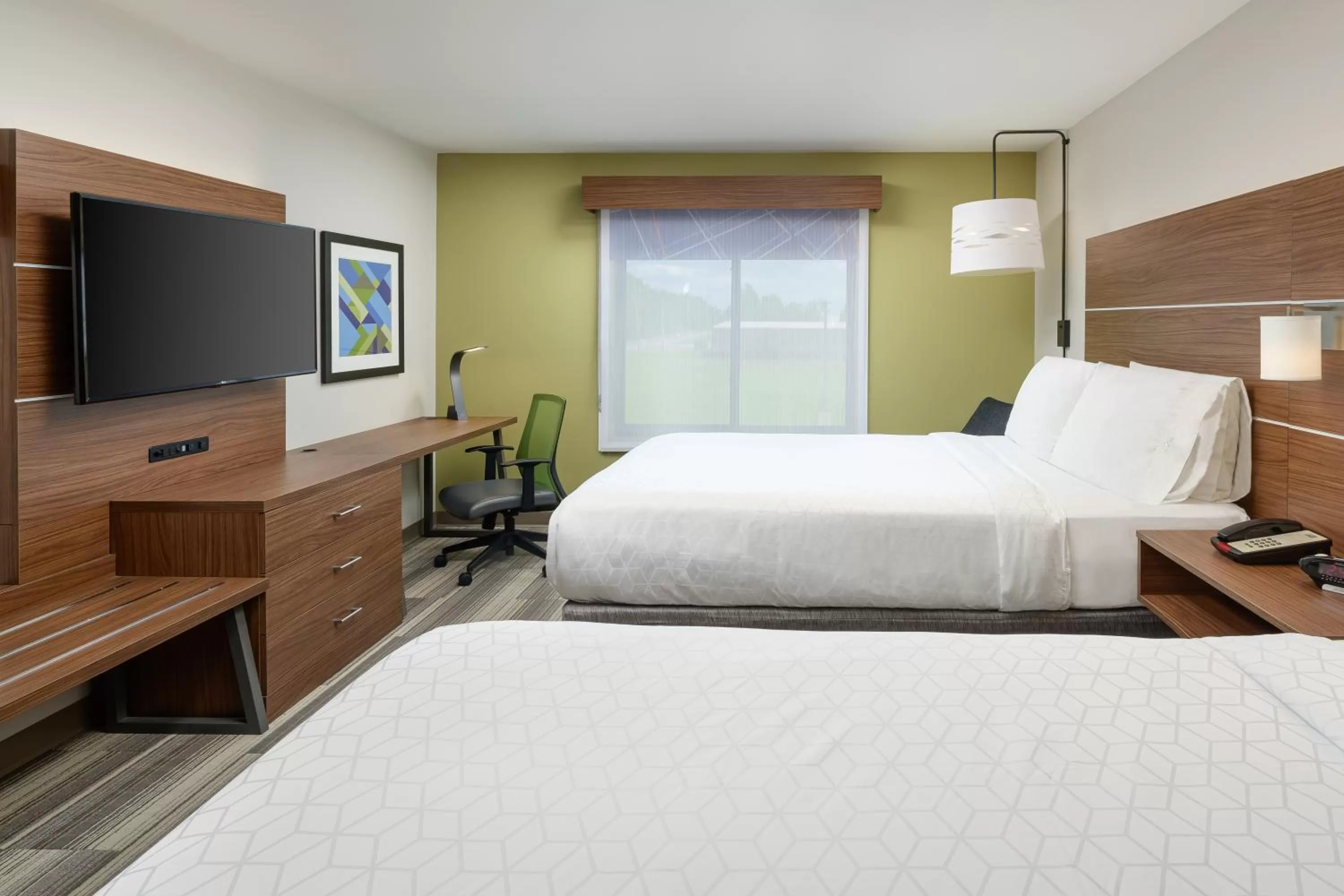 Photo of the whole room, Bed in Holiday Inn Express - Tullahoma by IHG