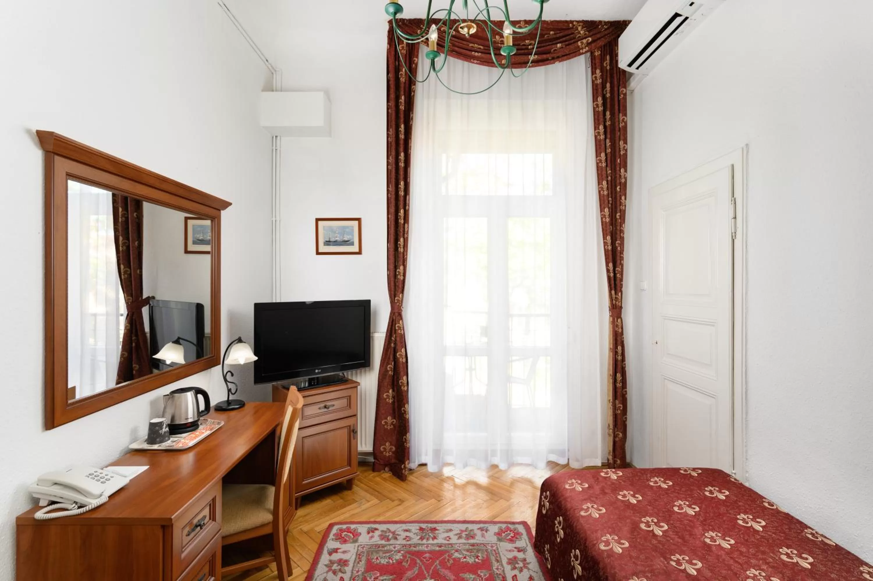 TV and multimedia in Kalvin House Budapest