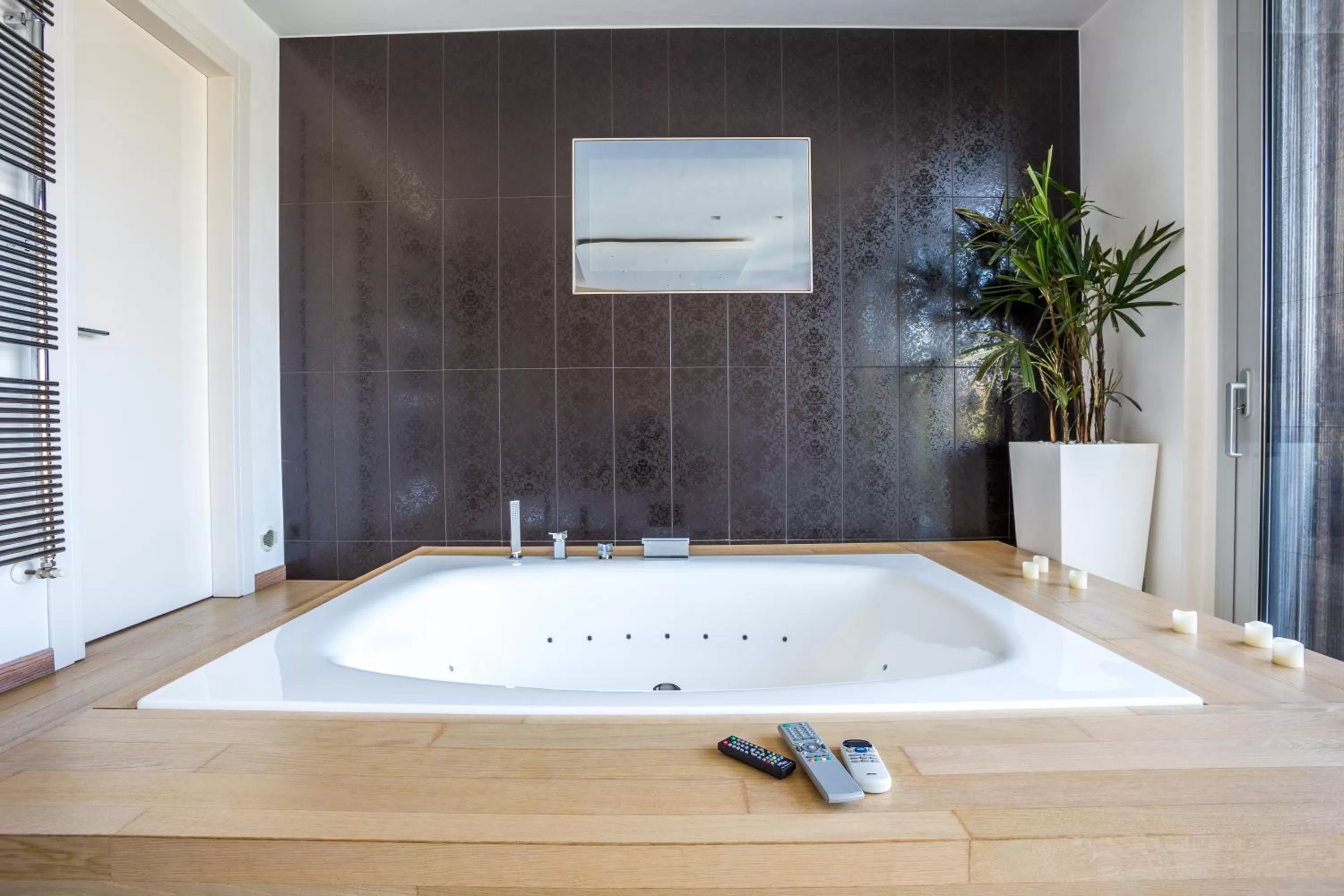 Hot Tub in Gelso Bianco Country Resort