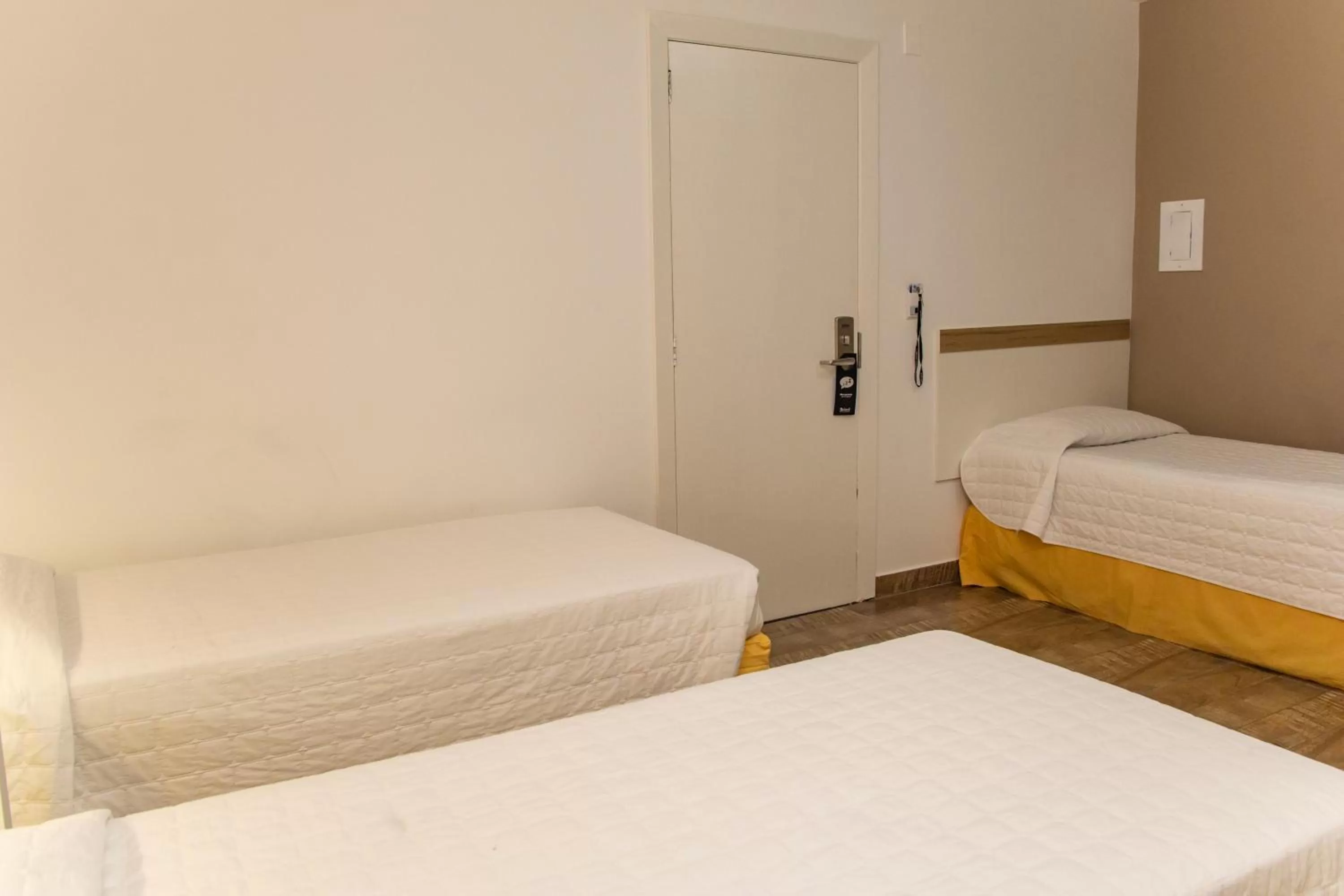 Bed in Bristol Upper Curitiba Alto da XV