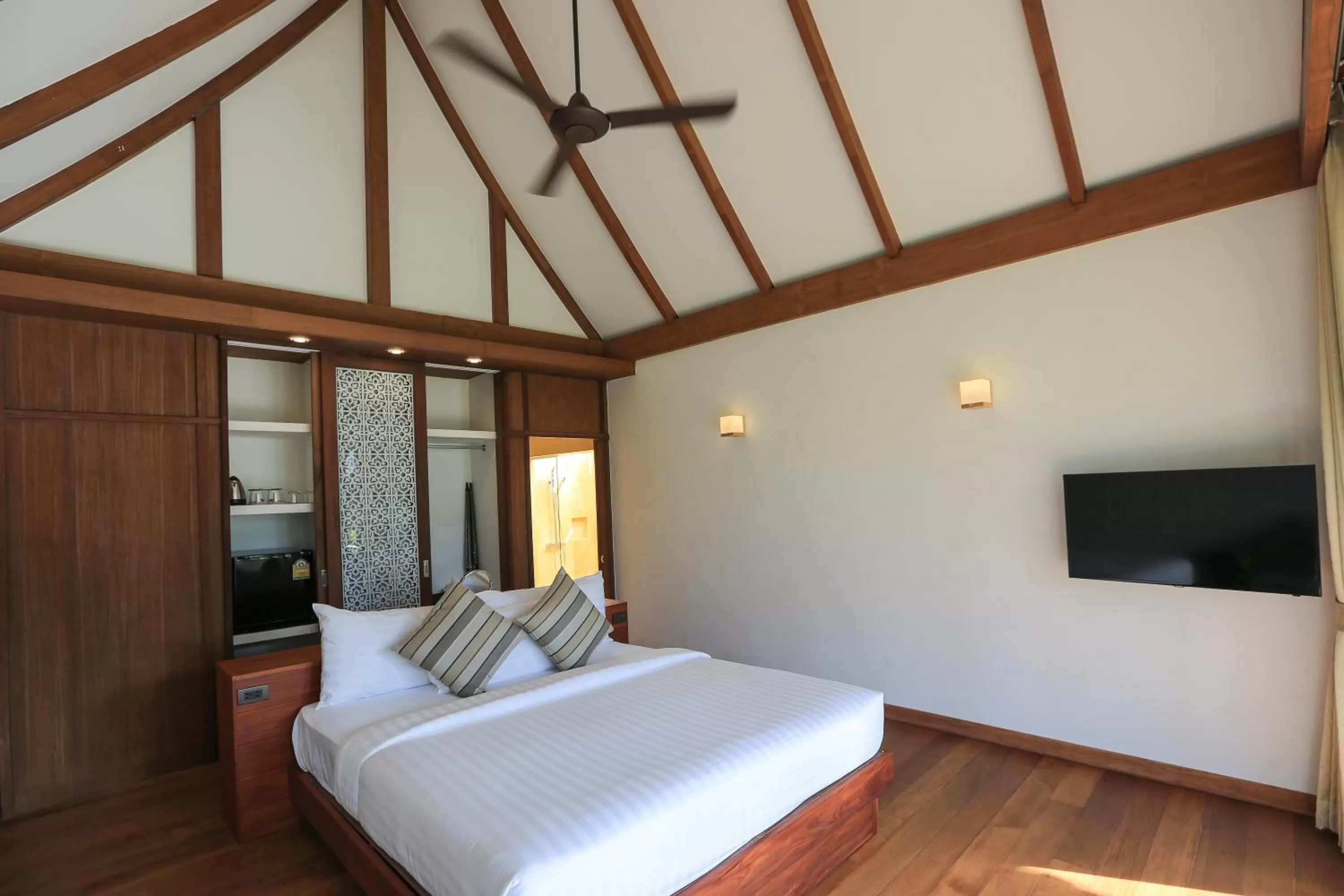 Bed in Koh Kood Paradise Beach