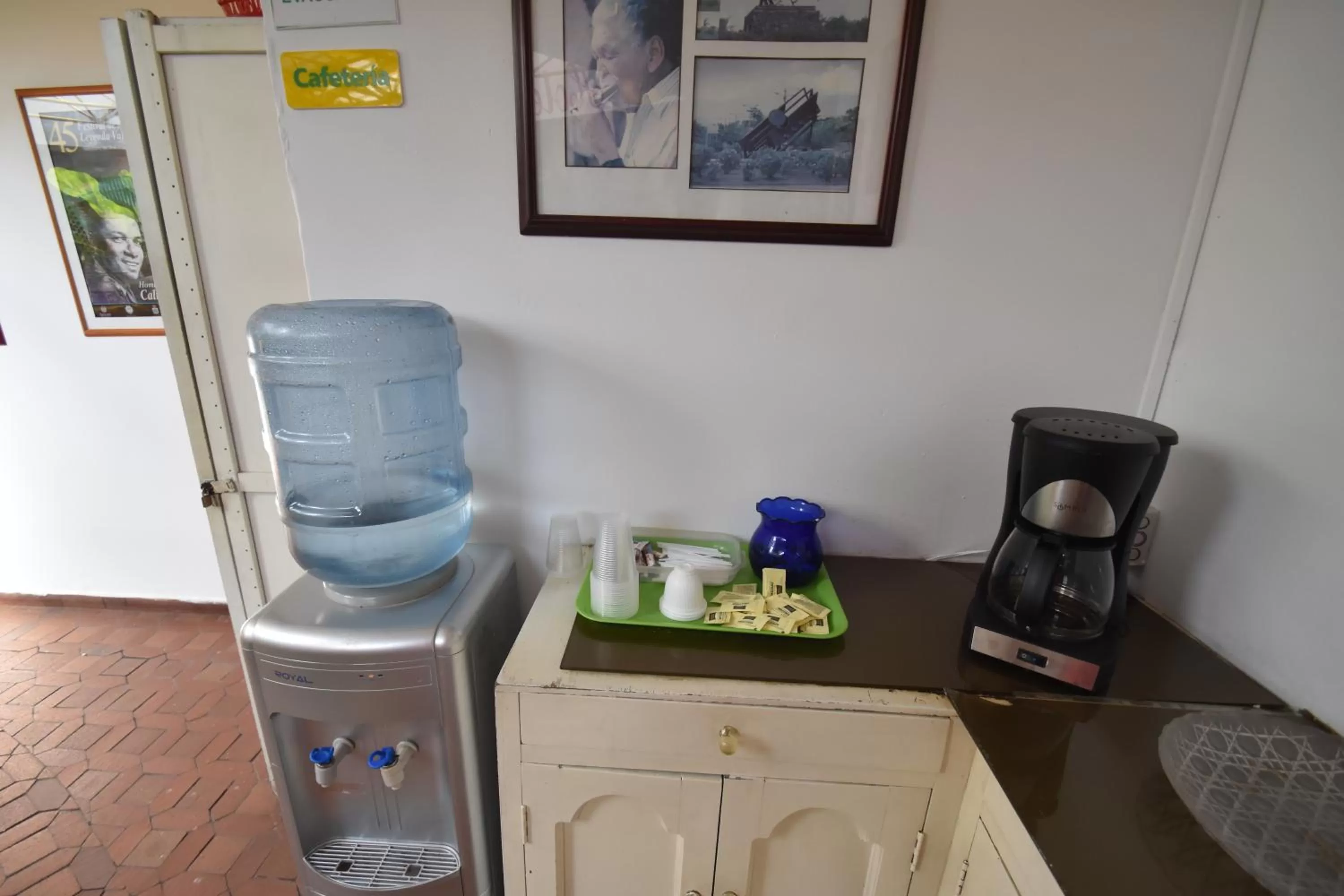 Communal lounge/ TV room in Hotel Nuevo Tio