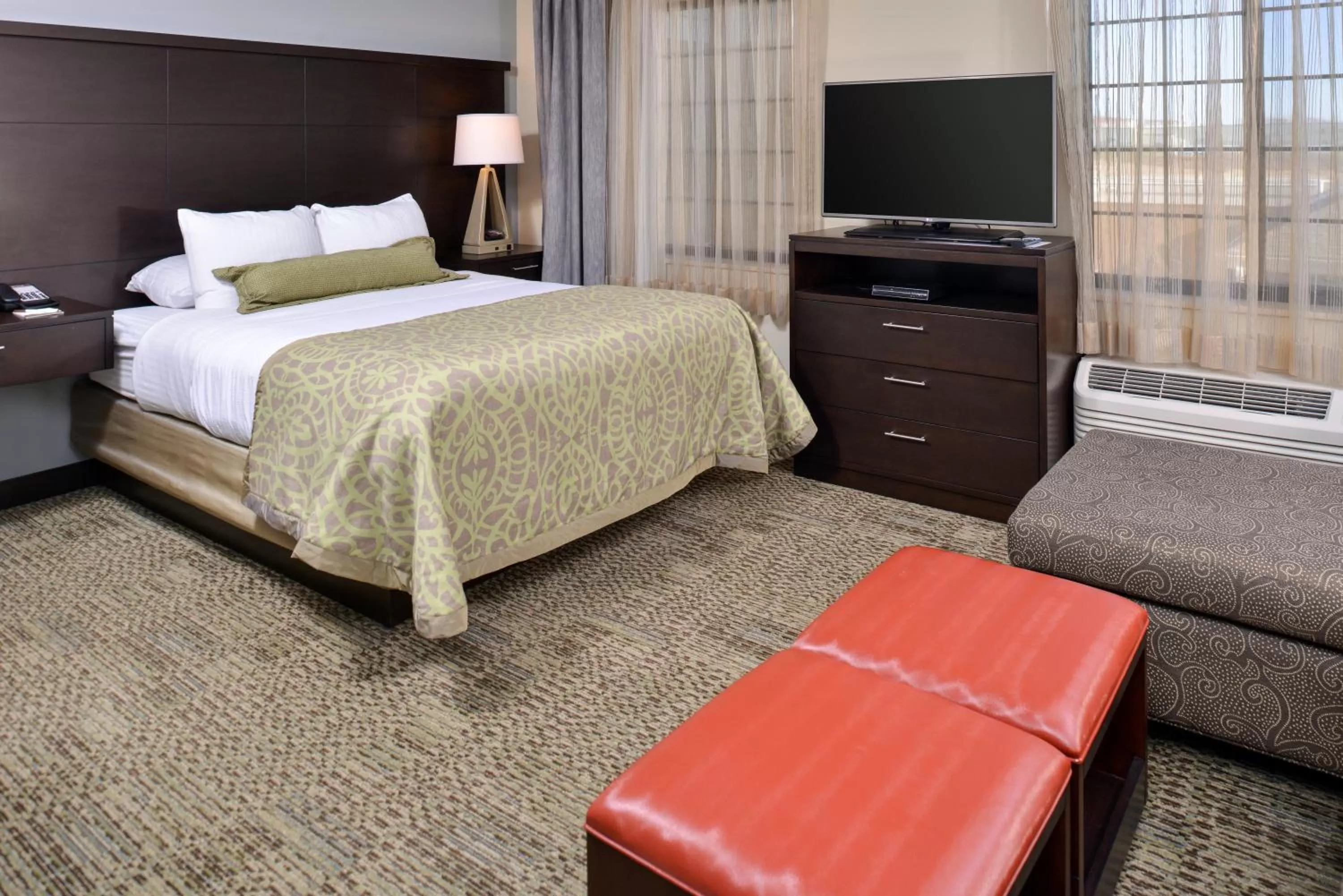 Photo of the whole room, Bed in Staybridge Suites Rochester by IHG