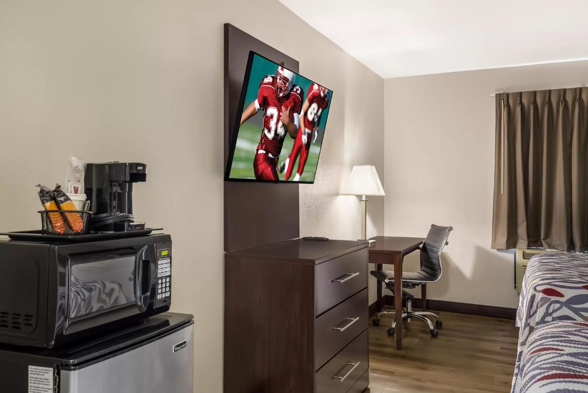 Photo of the whole room in Red Roof Inn Allentown South