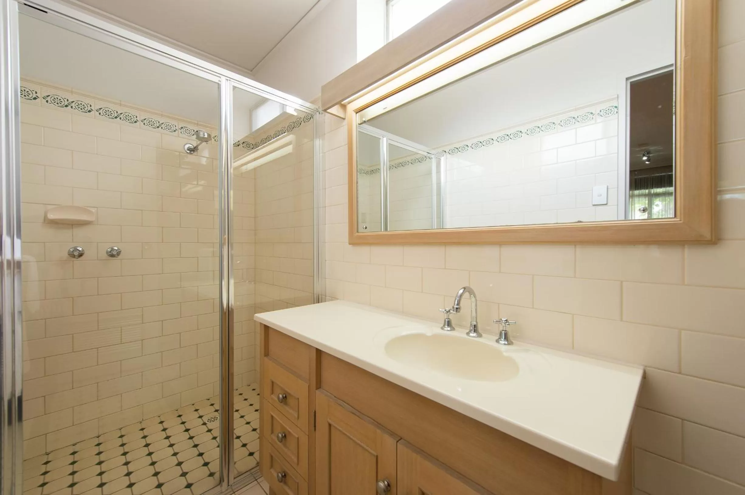 Bathroom in Berri Hotel