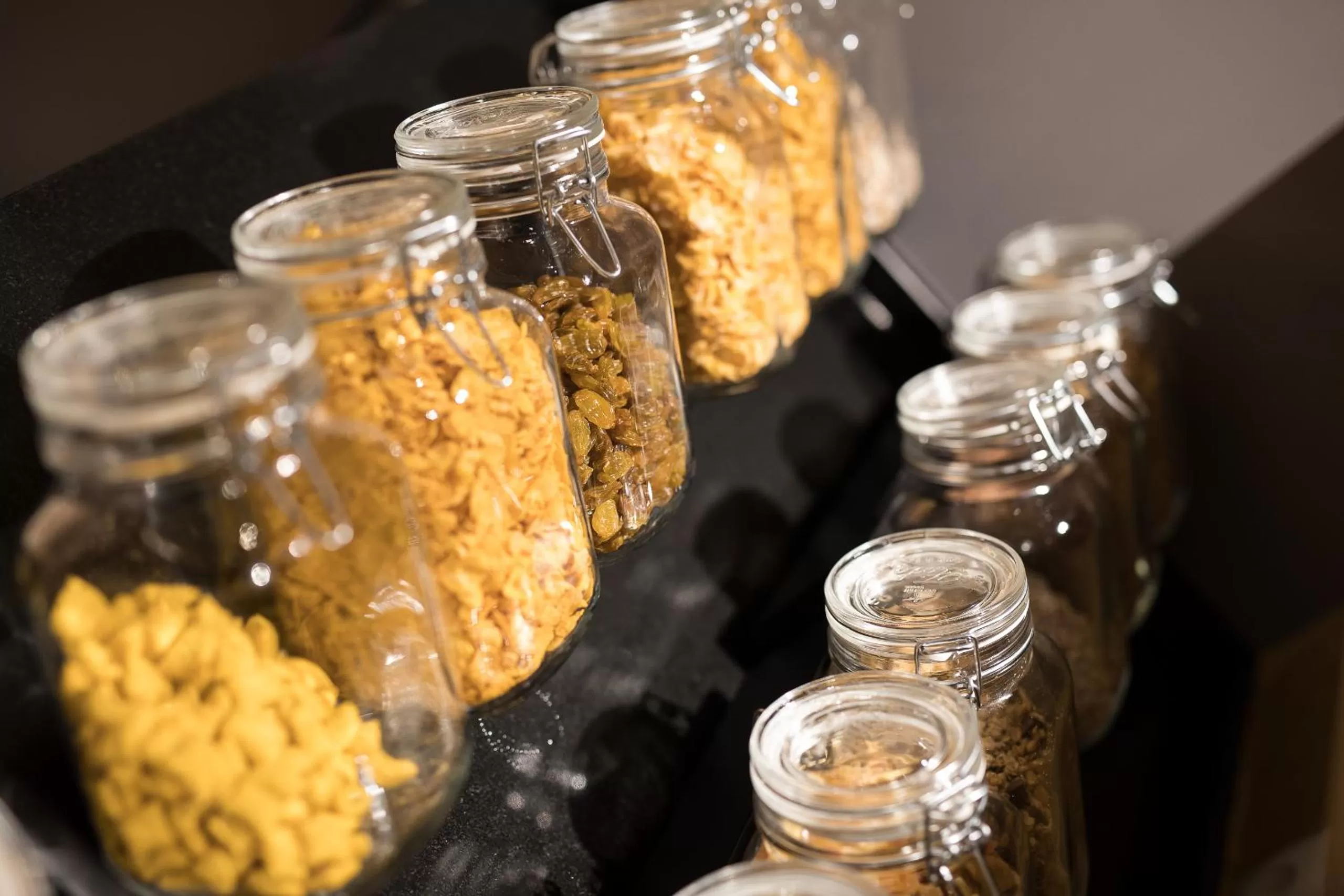 Buffet breakfast in Alpenhotel Tirolerhof