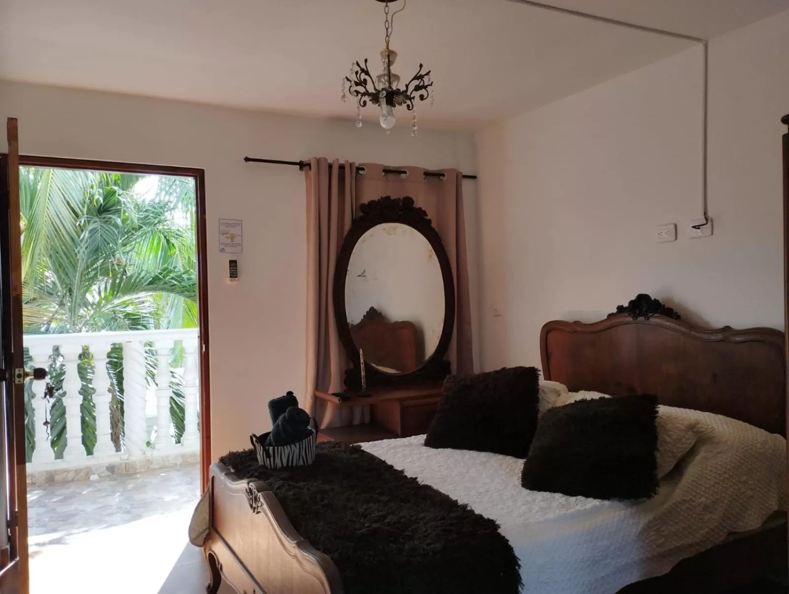 Bedroom, Bed in Sunset Paradise