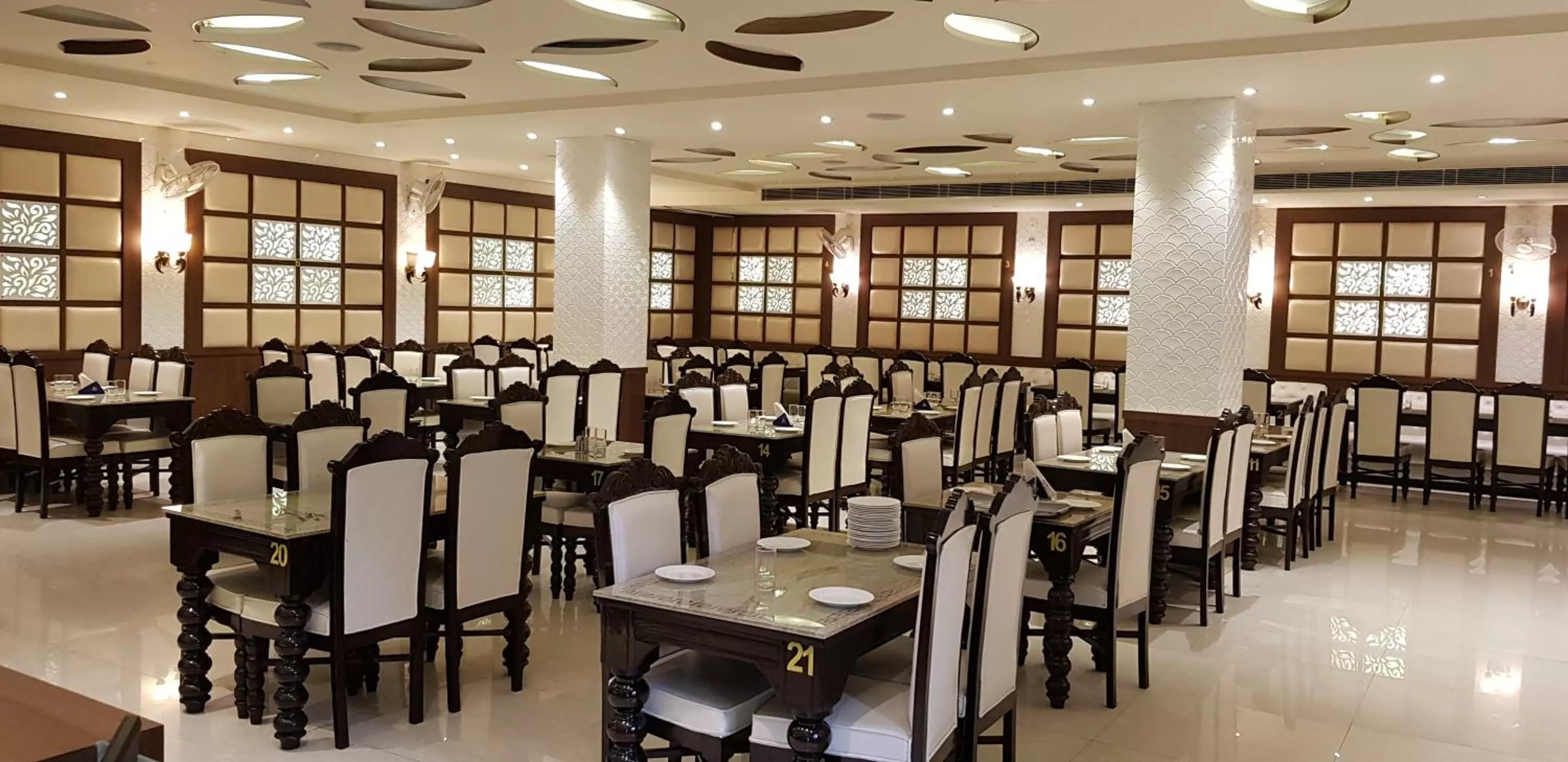 Hotel Makhan Residency